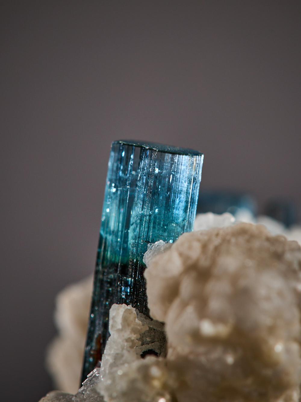 Elbaite bicolore su matrice in vendita 14