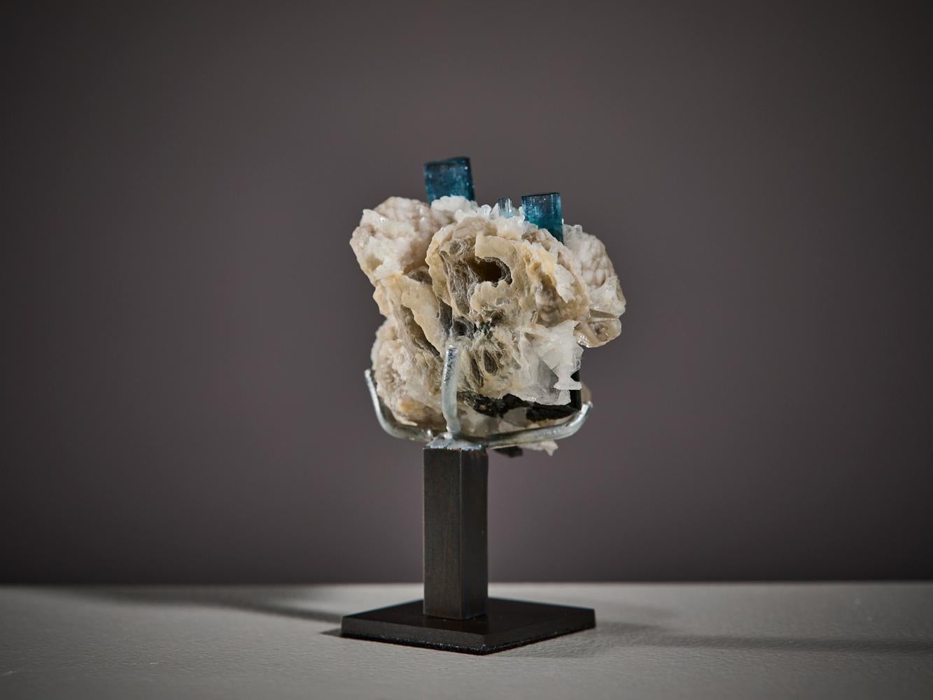 Elbaite bicolore su matrice in vendita 2