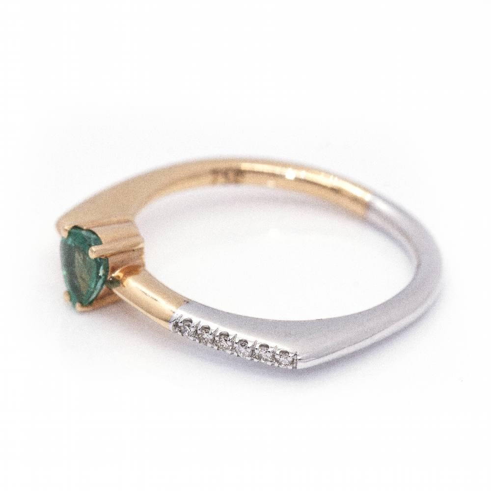 Bicolour Gold and Emerald FLAT Ring For Sale 1