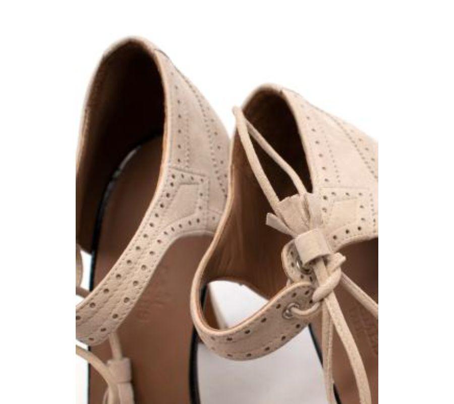 Bicolour suede & leather broguing heeled pumps In Excellent Condition For Sale In London, GB
