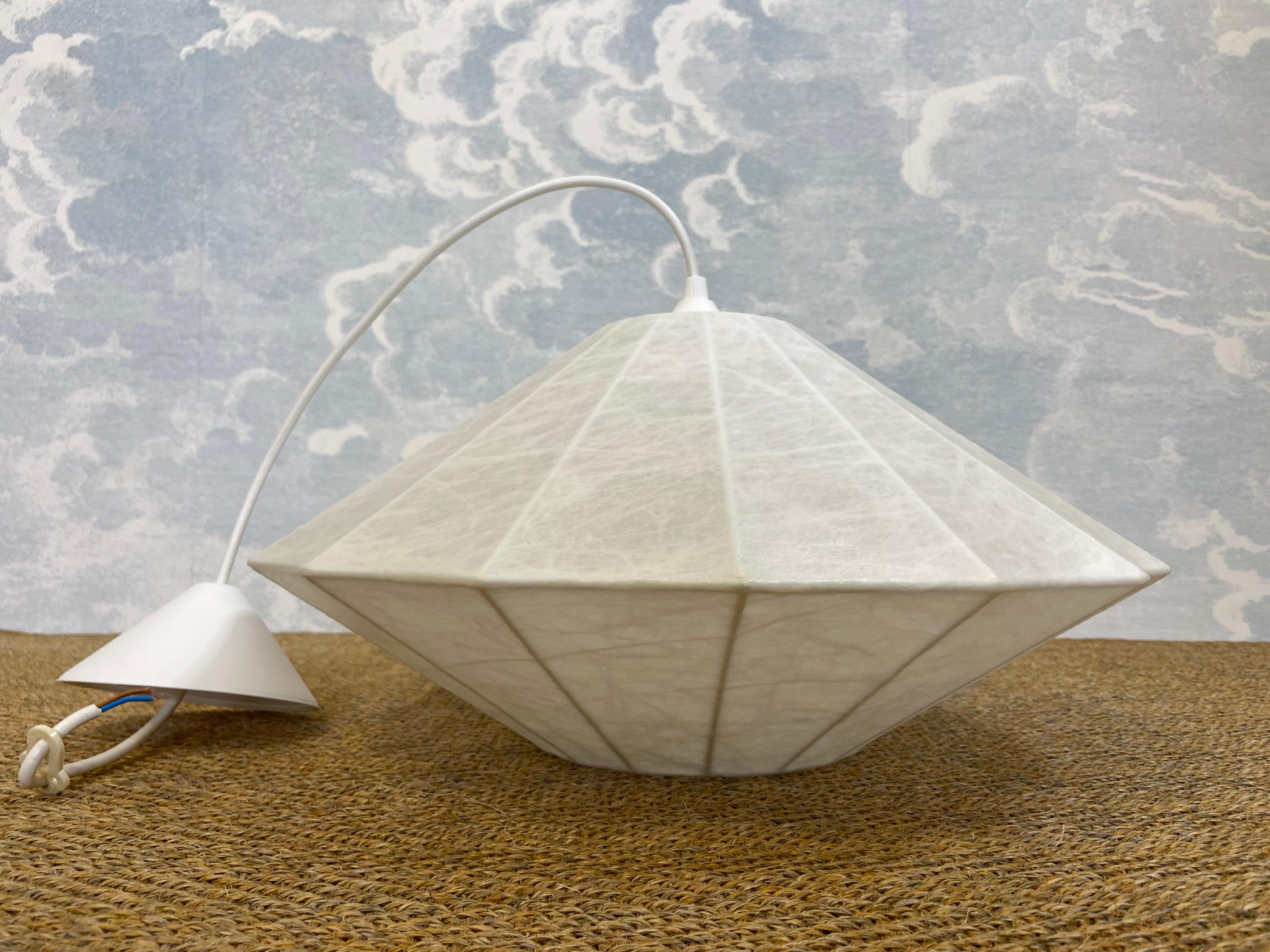 Mid-Century moderno Lampada a sospensione Cocoon a forma di Bicone, Mid Century Modern, anni '60 in vendita
