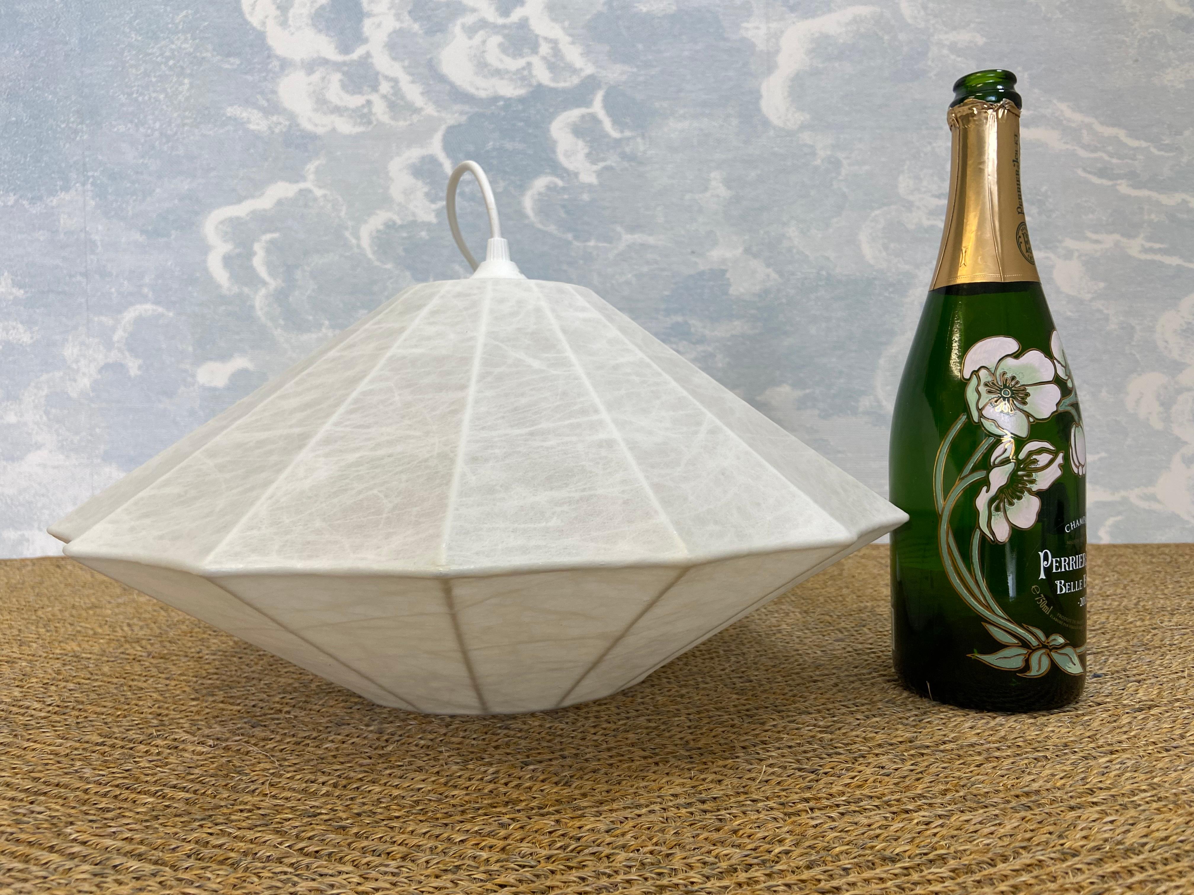 Metallo Lampada a sospensione Cocoon a forma di Bicone, Mid Century Modern, anni '60 in vendita