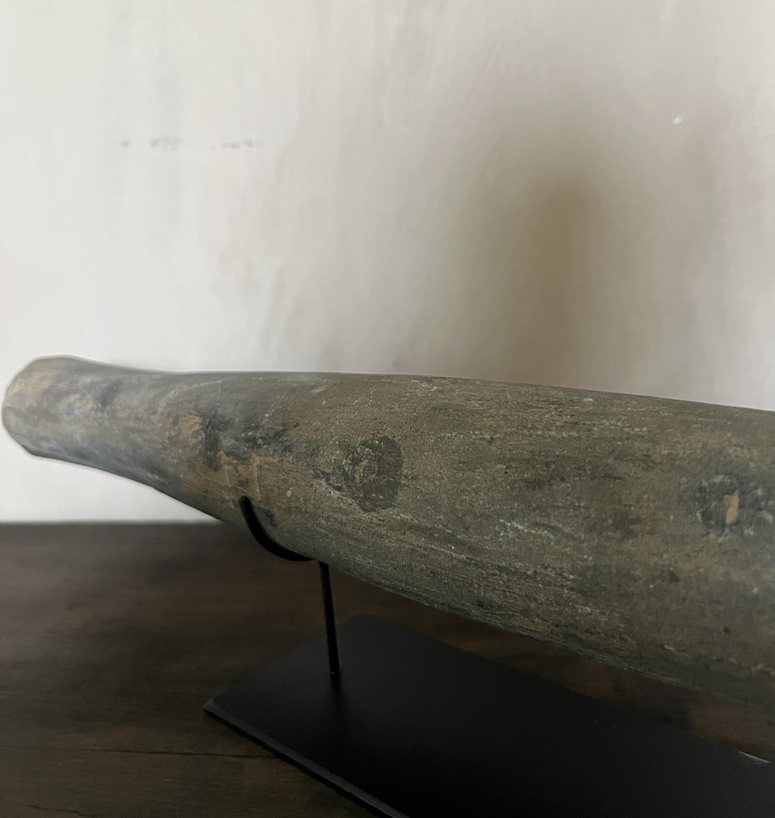 Idolo biconvesso in pietra di Bactrian dell'età del bronzo in vendita 6