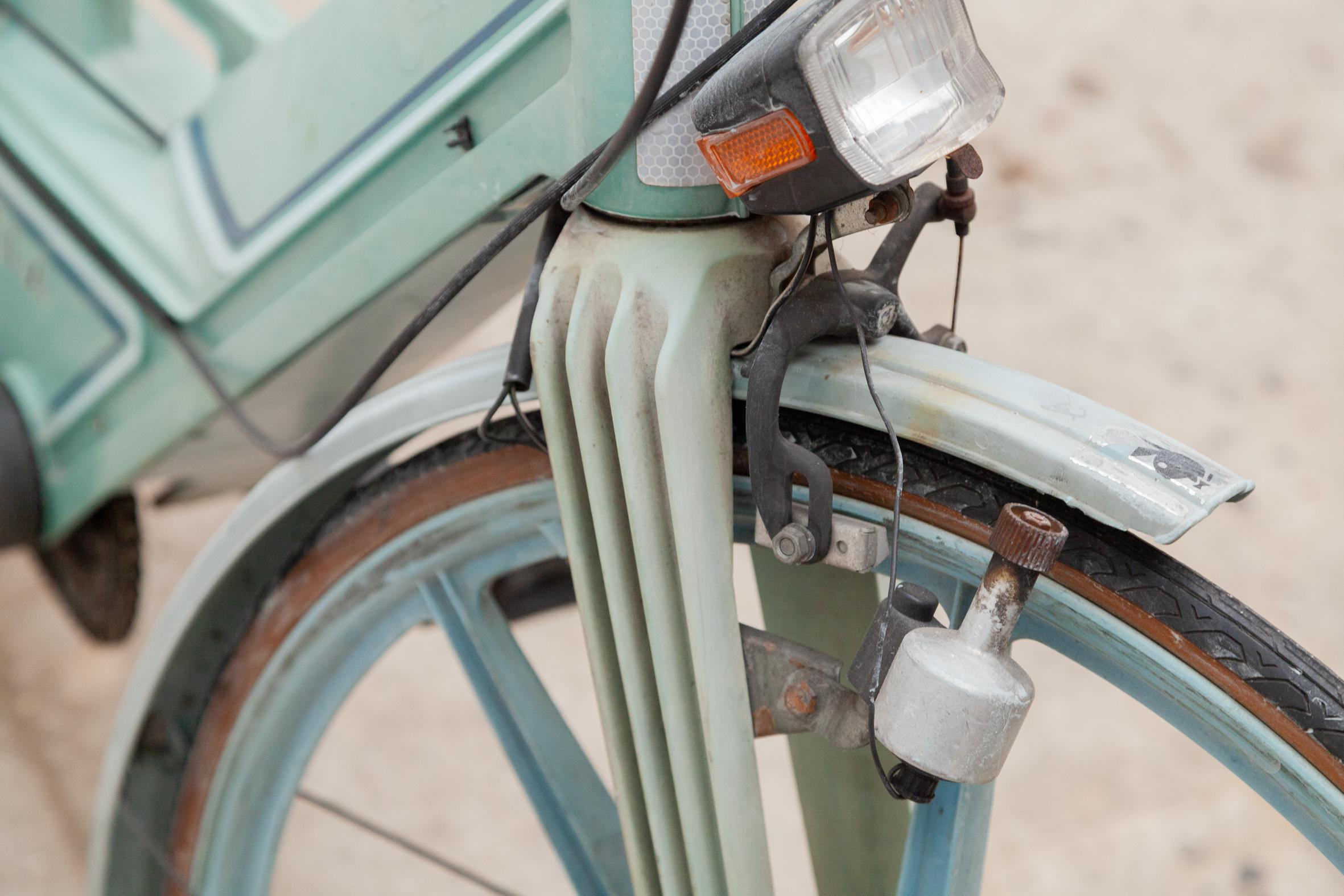 Fin du 20e siècle Modèle bicyclette du milieu du siècle « Itera » en plastique pour Volvo, Suède en vente