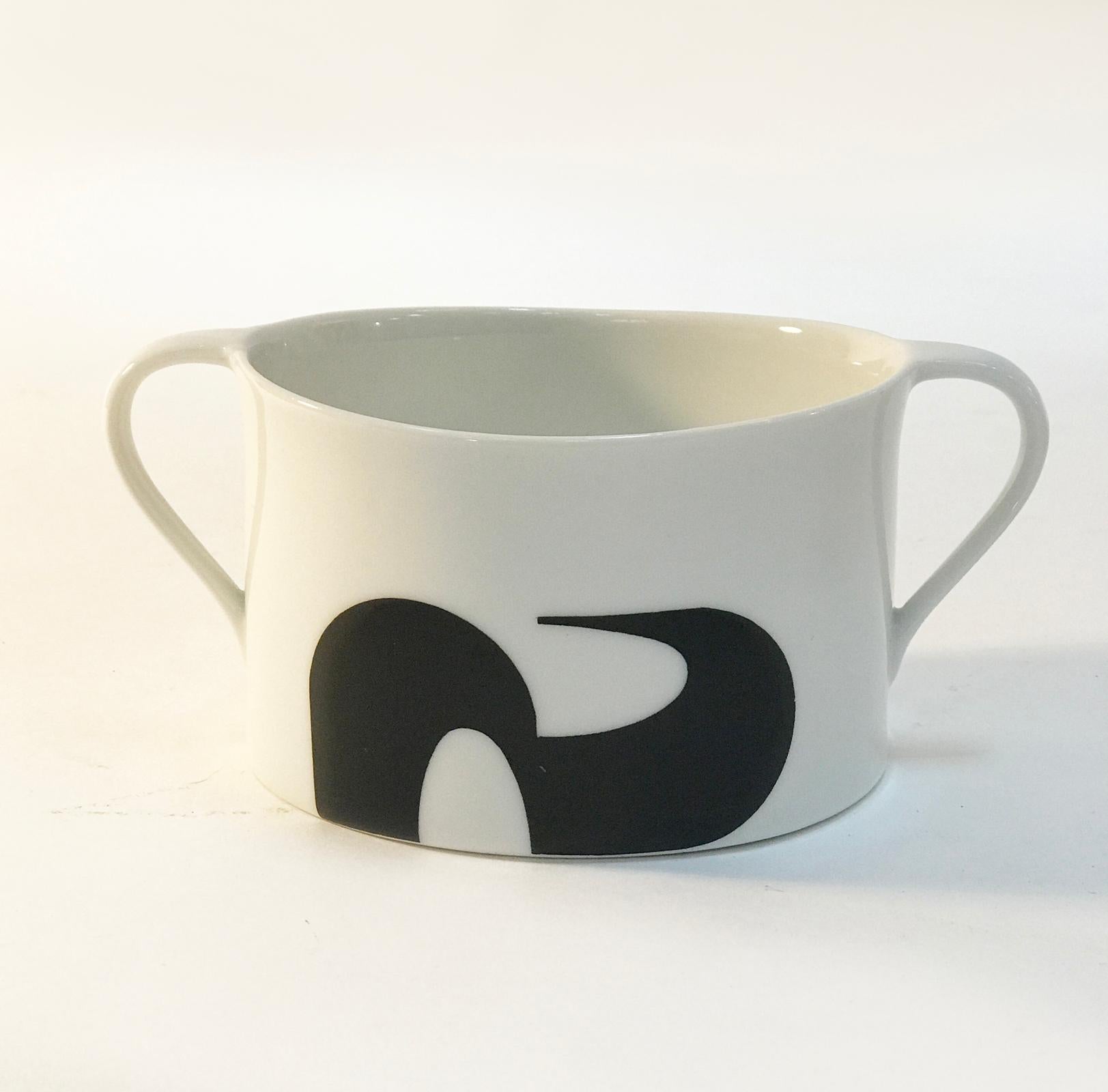 Set of 6 soup bowls and 6 oval plates designed by Spanish Artist Manuel Barbadillo for Bidasoa, great quality white porcelain with abstract computer design pattern clearly inspired in Artists earlier painting, ´Composición Modular´.

Manuel