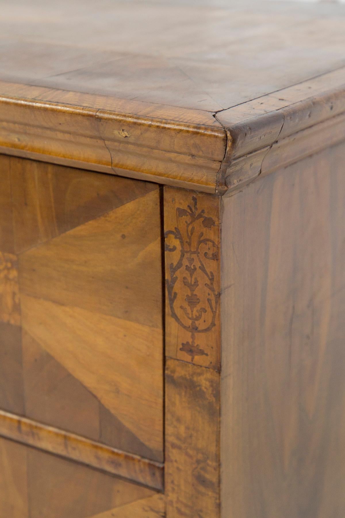 Metà XIX secolo Cassettiera Bidermaier Impero Austro-Ungarico in Wood e Ottone in vendita