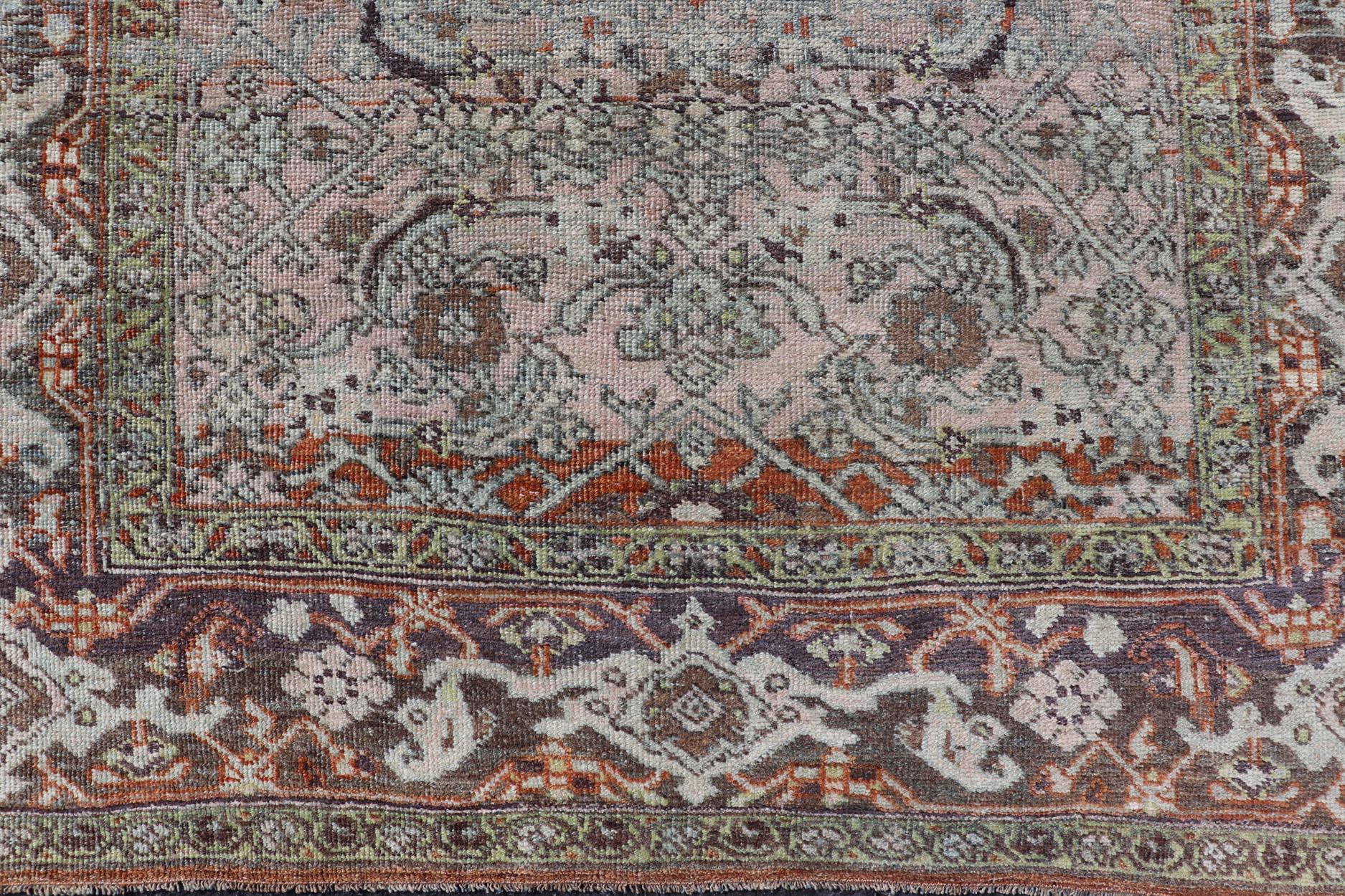 Perse Bidjar Tapis persan ancien à motifs floraux et géométriques complexes 4'6 x 8'1 en vente