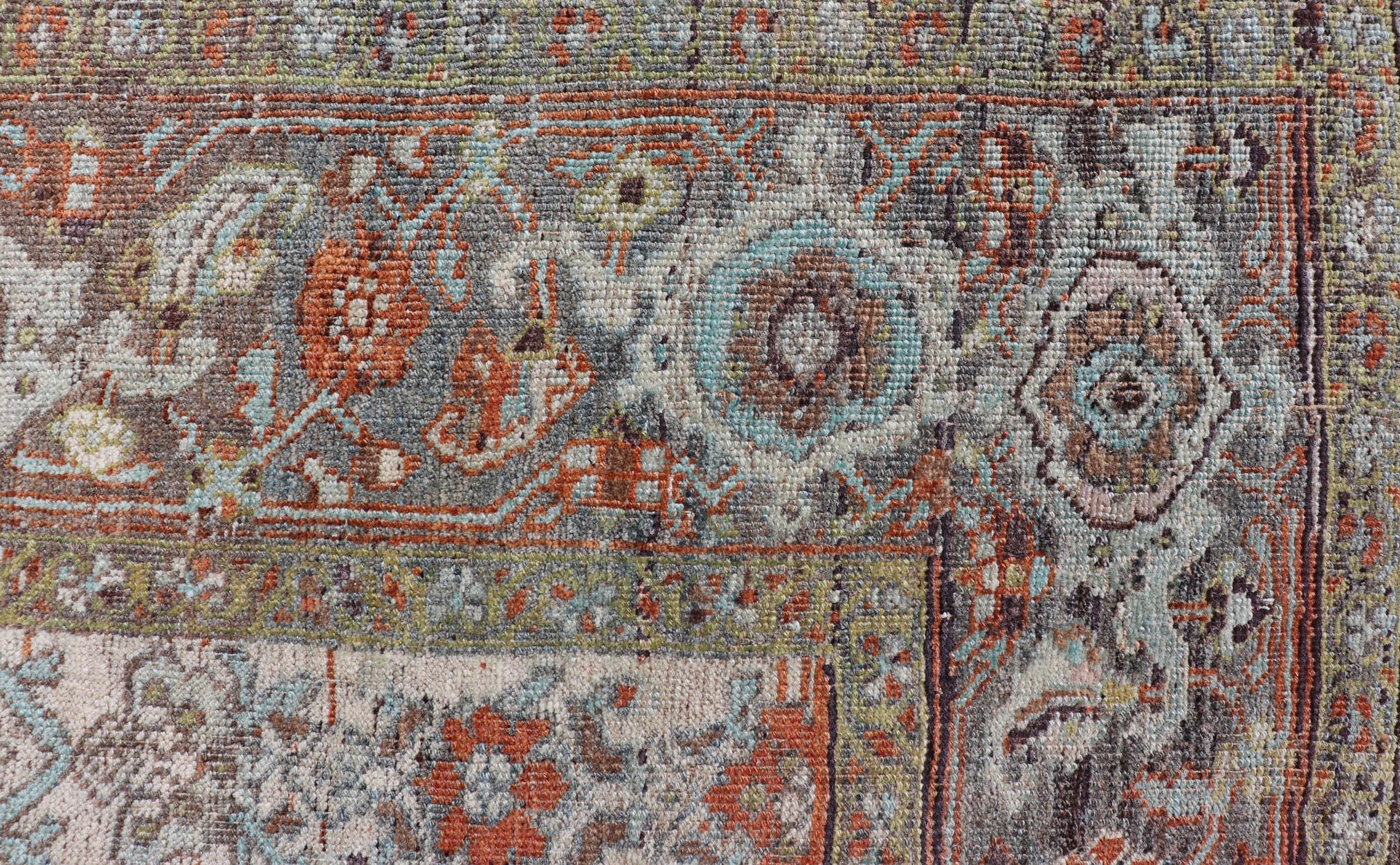 Bidjar Tapis persan ancien à motifs floraux et géométriques complexes 4'6 x 8'1 Excellent état - En vente à Atlanta, GA