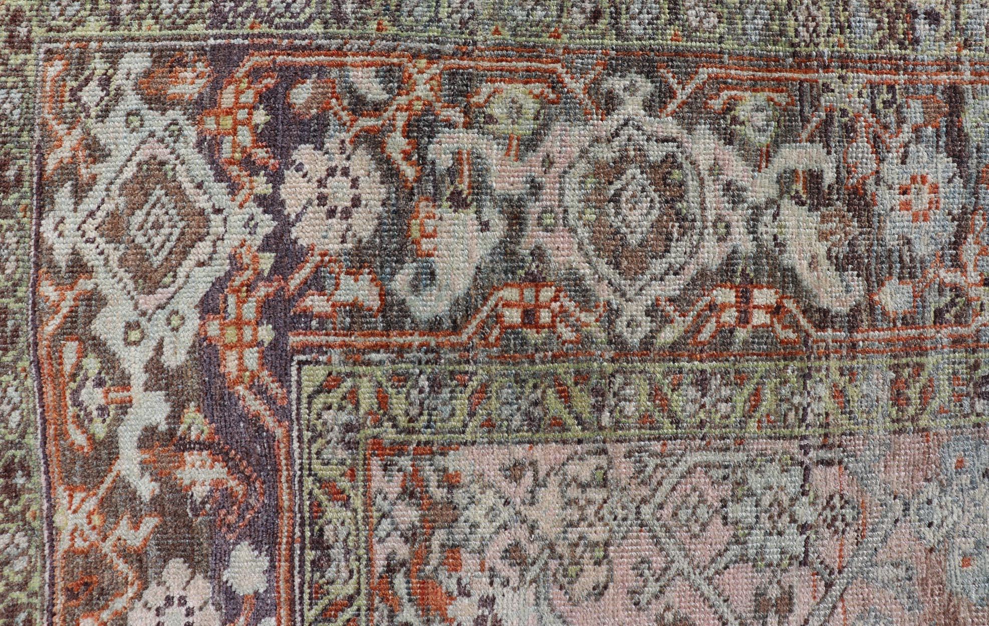 20ième siècle Bidjar Tapis persan ancien à motifs floraux et géométriques complexes 4'6 x 8'1 en vente