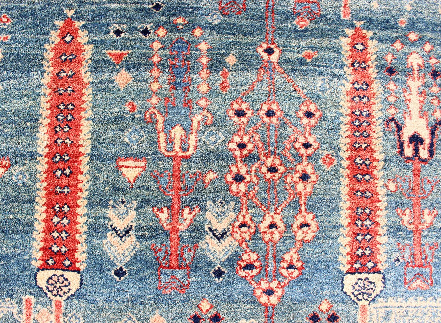 Tapis Bidjar Design avec fond bleu ciel et motifs de jardins complexes11'9 x 18'0 en vente 2