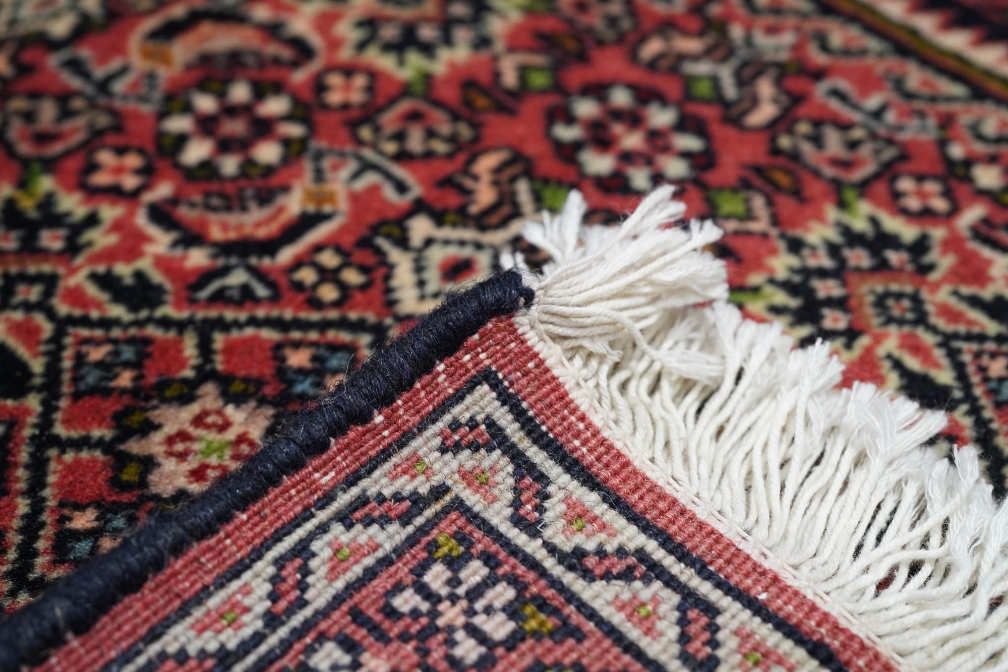 Bidjar-Teppich im Vintage-Stil, 4'6'' x 8'2'' im Angebot 5