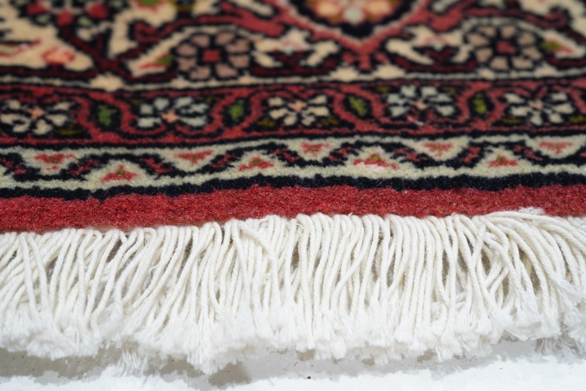 Bidjar-Teppich im Vintage-Stil, 4'6'' x 8'2'' (Ende des 20. Jahrhunderts) im Angebot