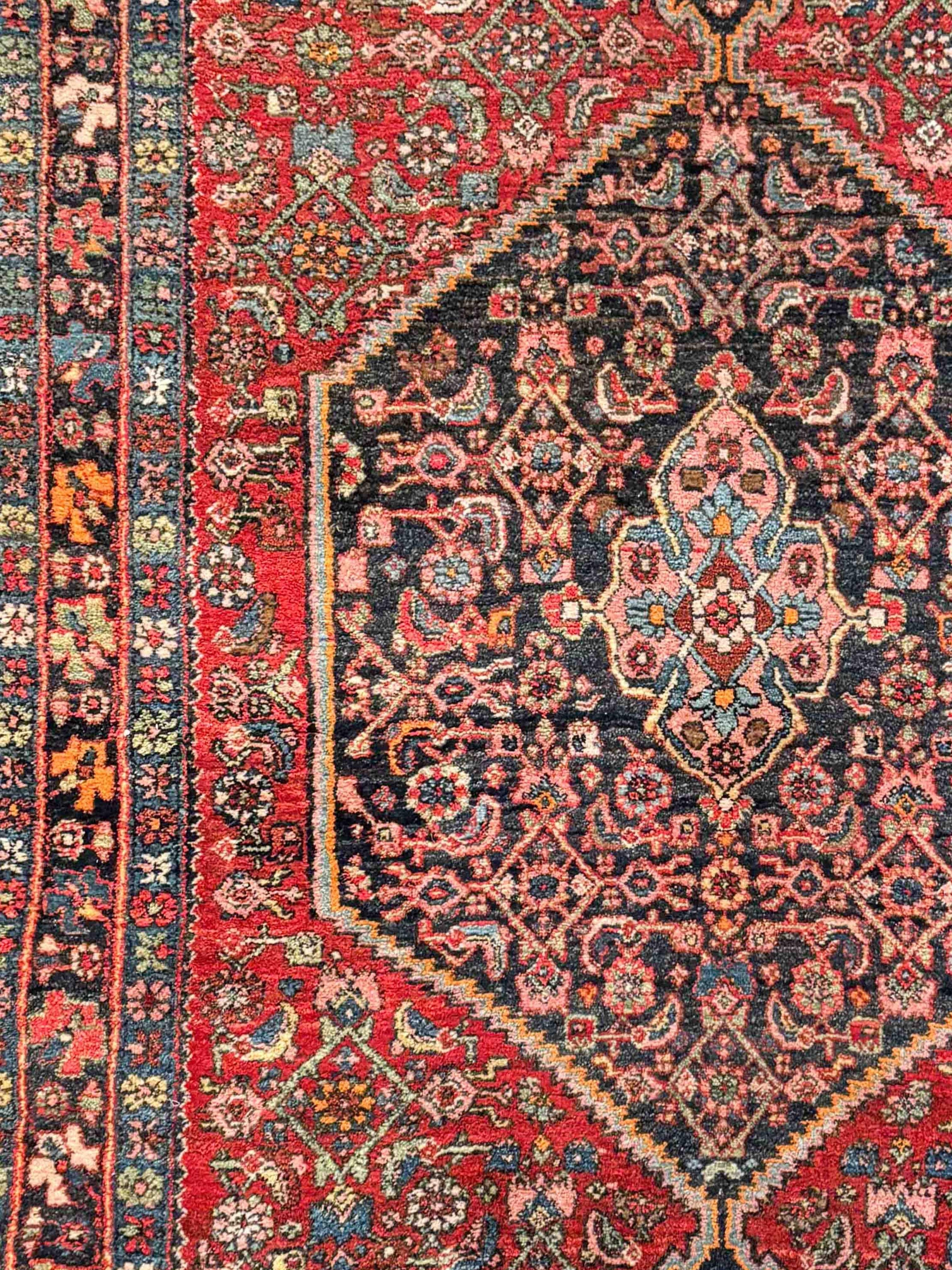 Antiker persischer Bidjar-Teppich, Anfang 20.

Zusätzliche Informationen:
Herkunft: Persien
Zeitraum: Frühes 20. Jahrhundert
Zustand: Ausgezeichnet
Teppiche ID: 26479