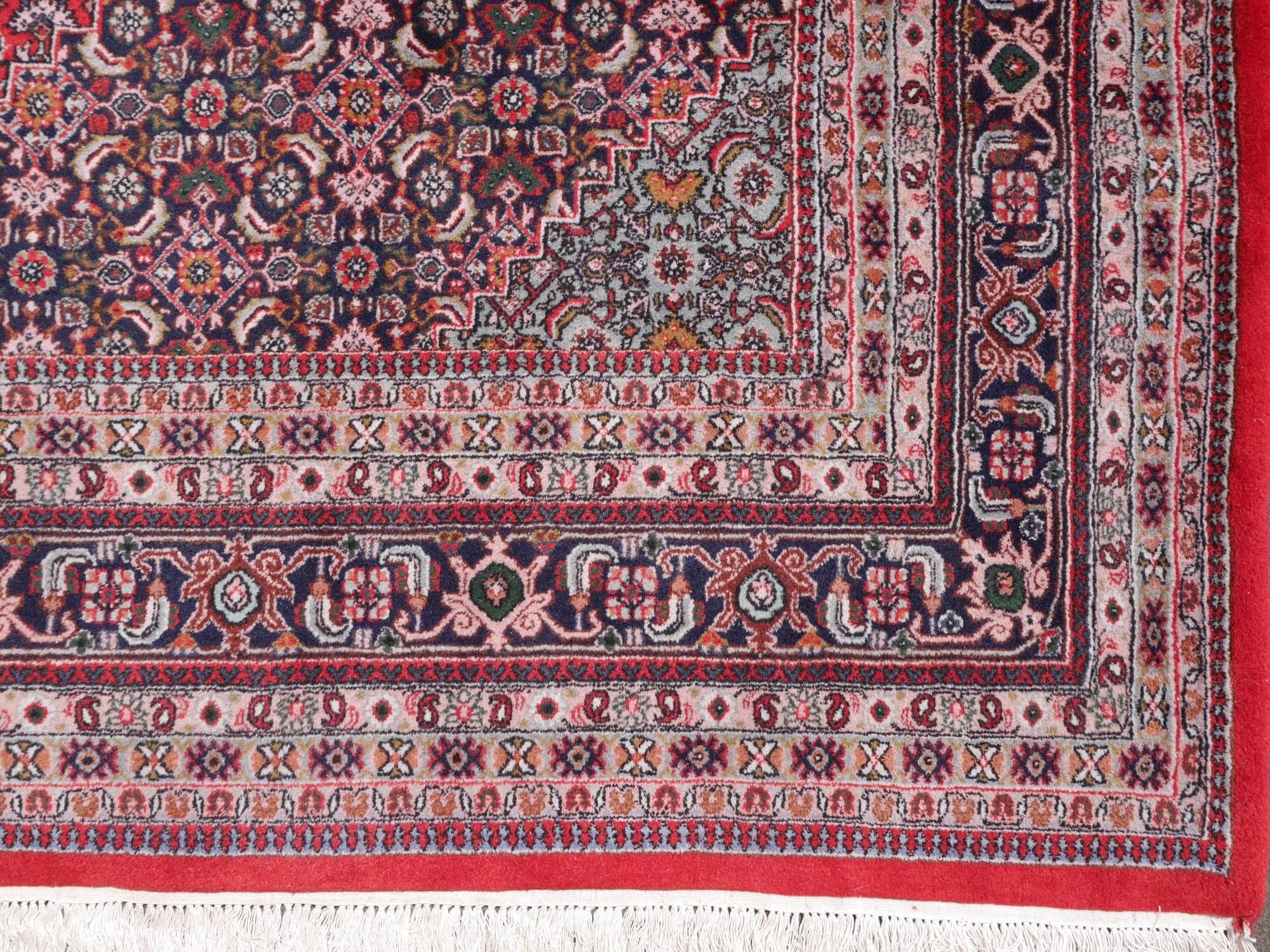 Asian Bidjar Rug Oriental Vintage Hand-Knotted Persian Design Made in India For Sale