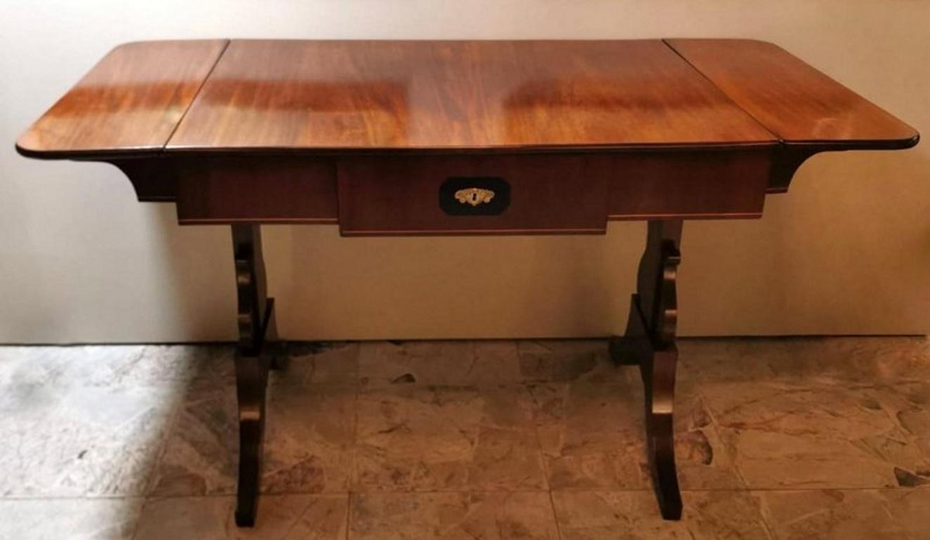 Danois Table à écrire Biedermaier en bois clair  Danemark en vente