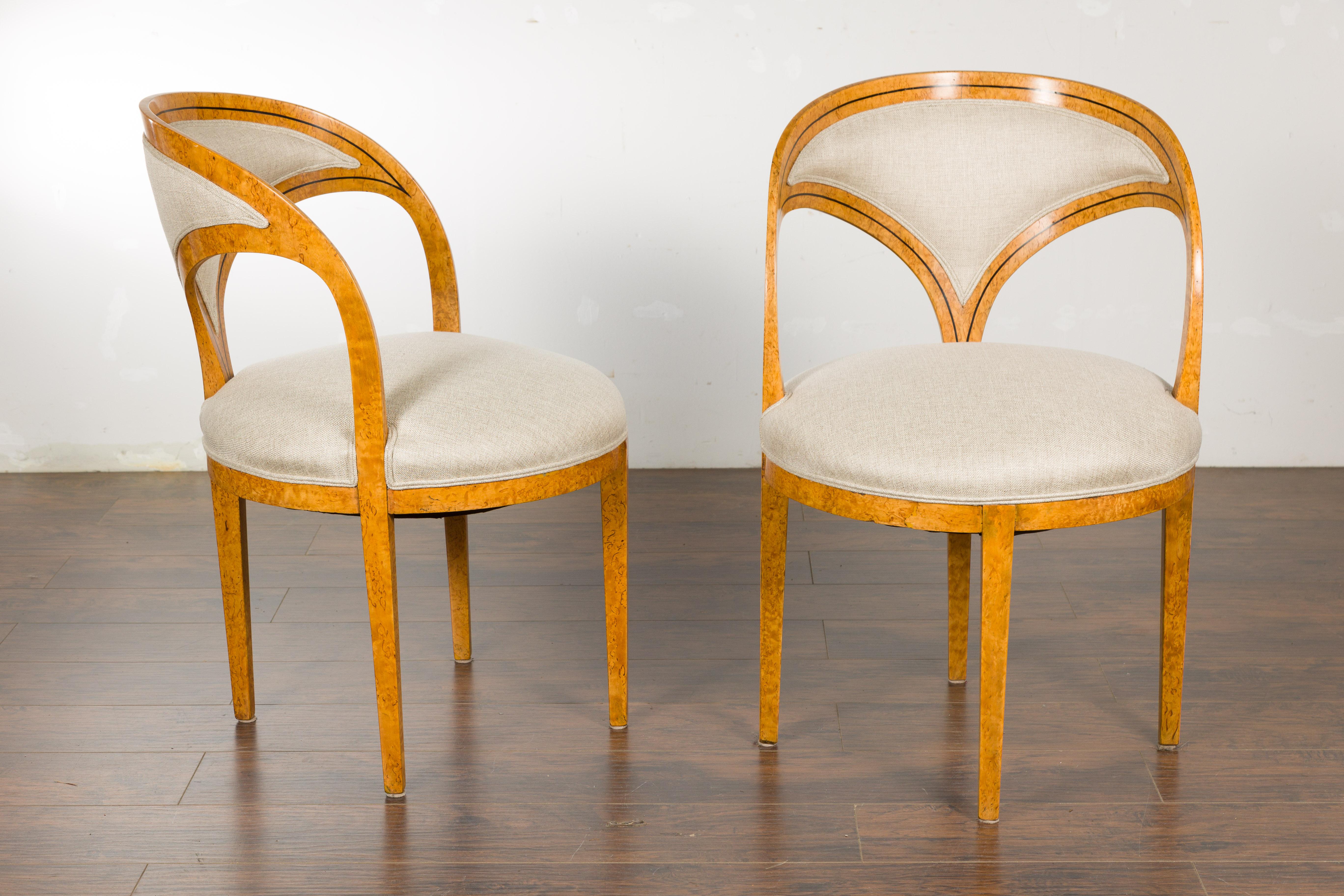 Biedermeier-Stühle des 19. Jahrhunderts mit ebonisierten Akzenten und neuer Polsterung, ein Paar im Angebot 6
