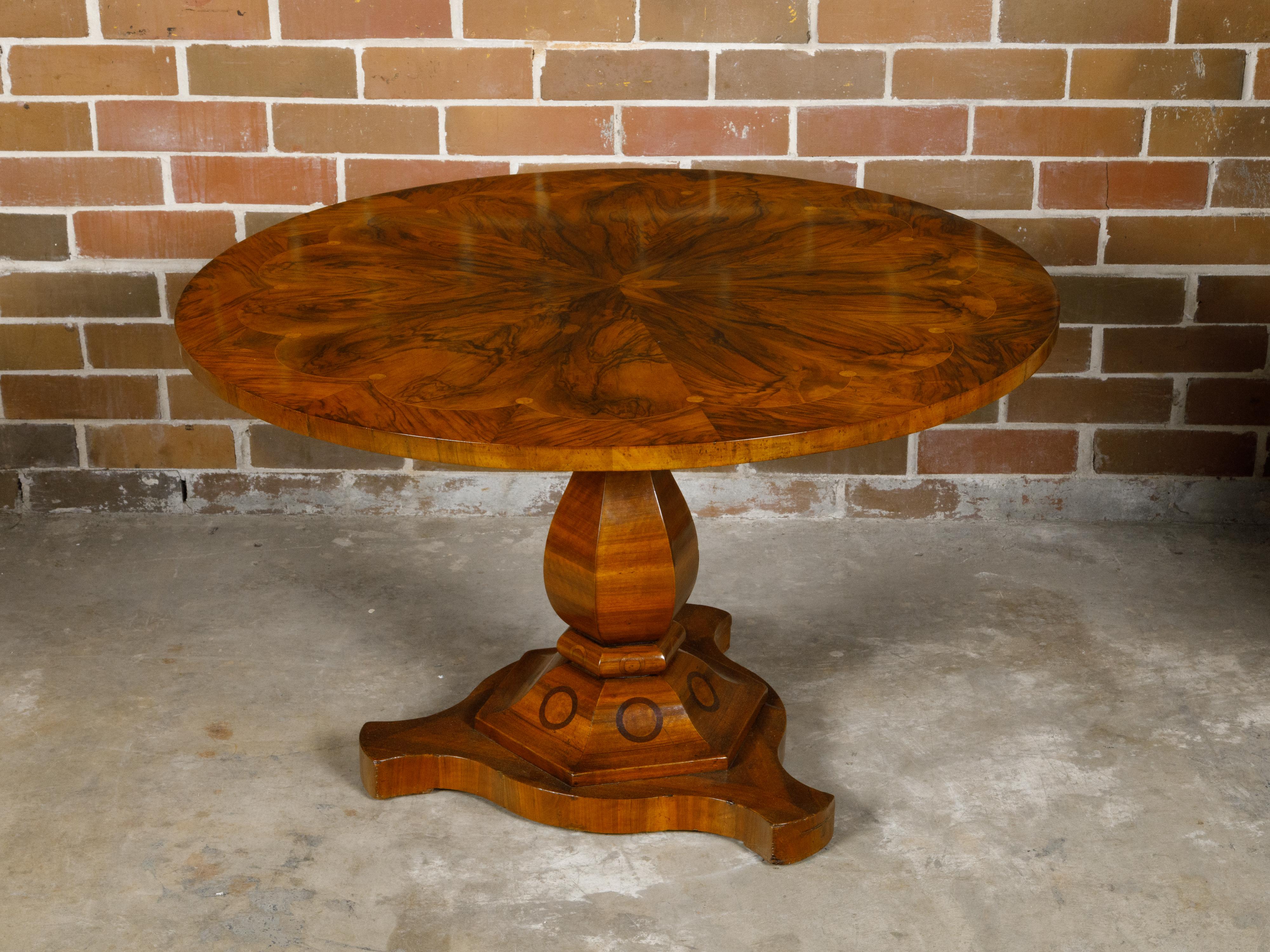Biedermeier 19th Century Flamed Walnut Pedestal Table with Radiating Motif For Sale 6