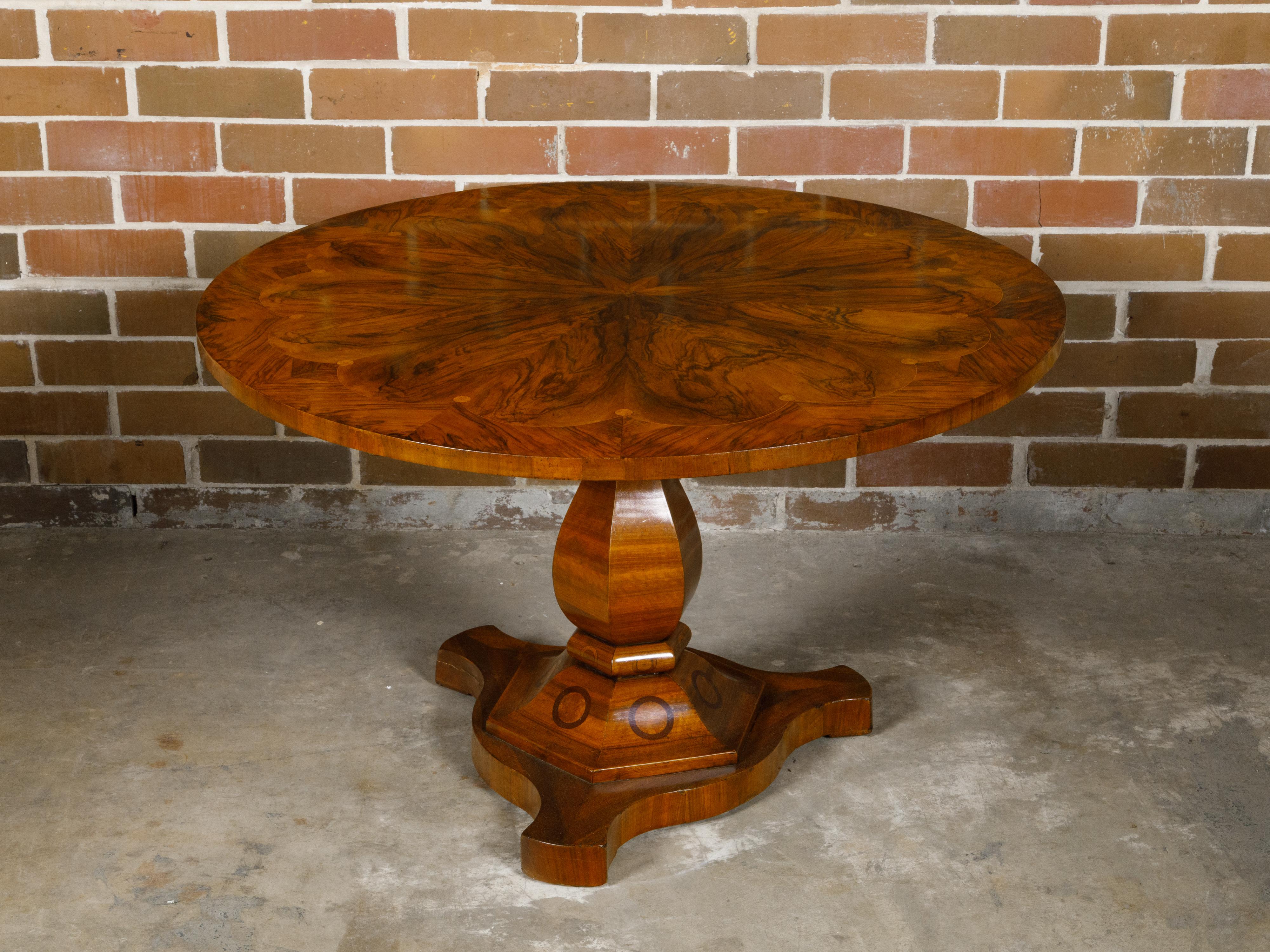 Biedermeier 19th Century Flamed Walnut Pedestal Table with Radiating Motif For Sale 7
