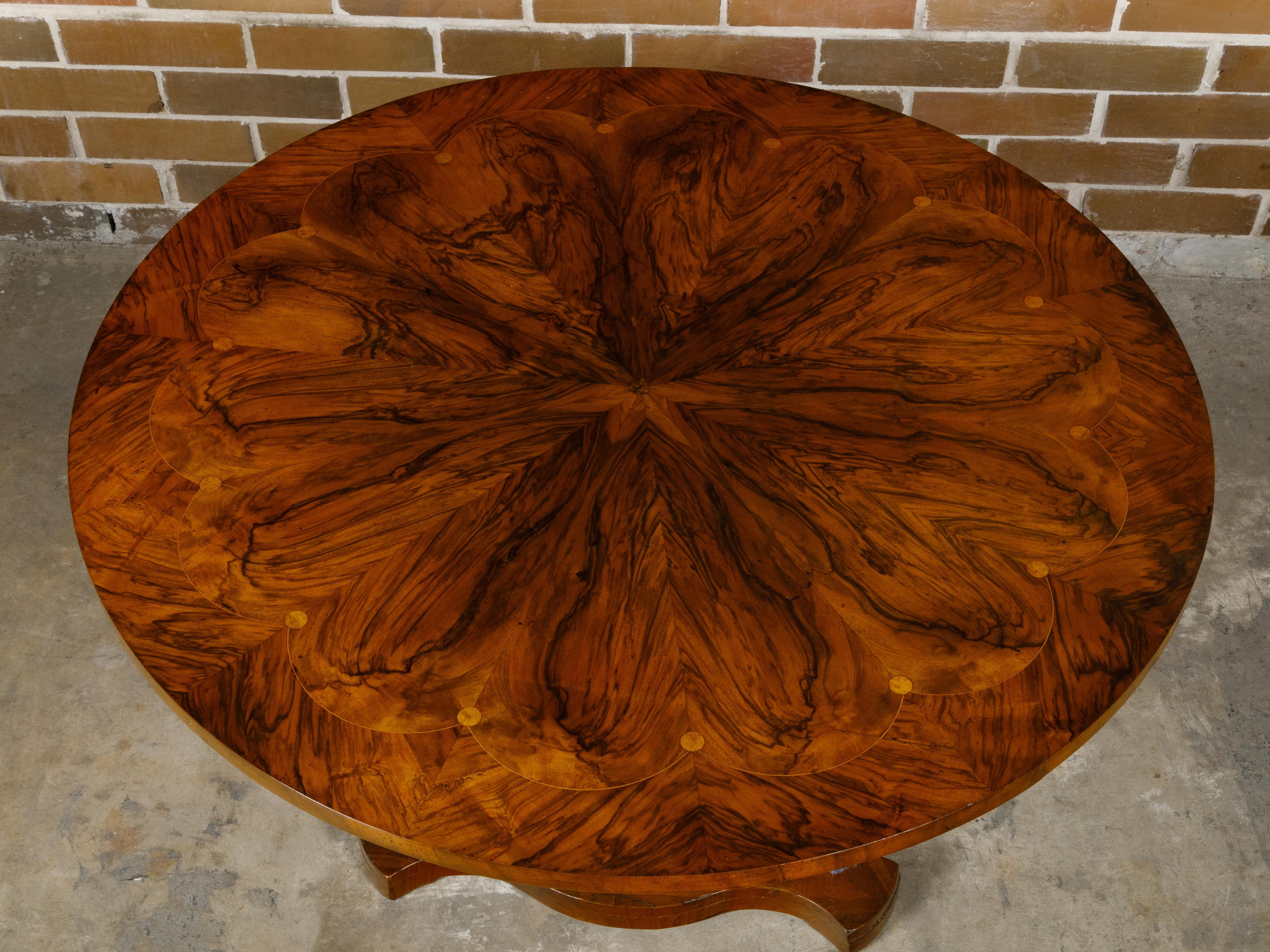 Biedermeier 19th Century Flamed Walnut Pedestal Table with Radiating Motif For Sale 4