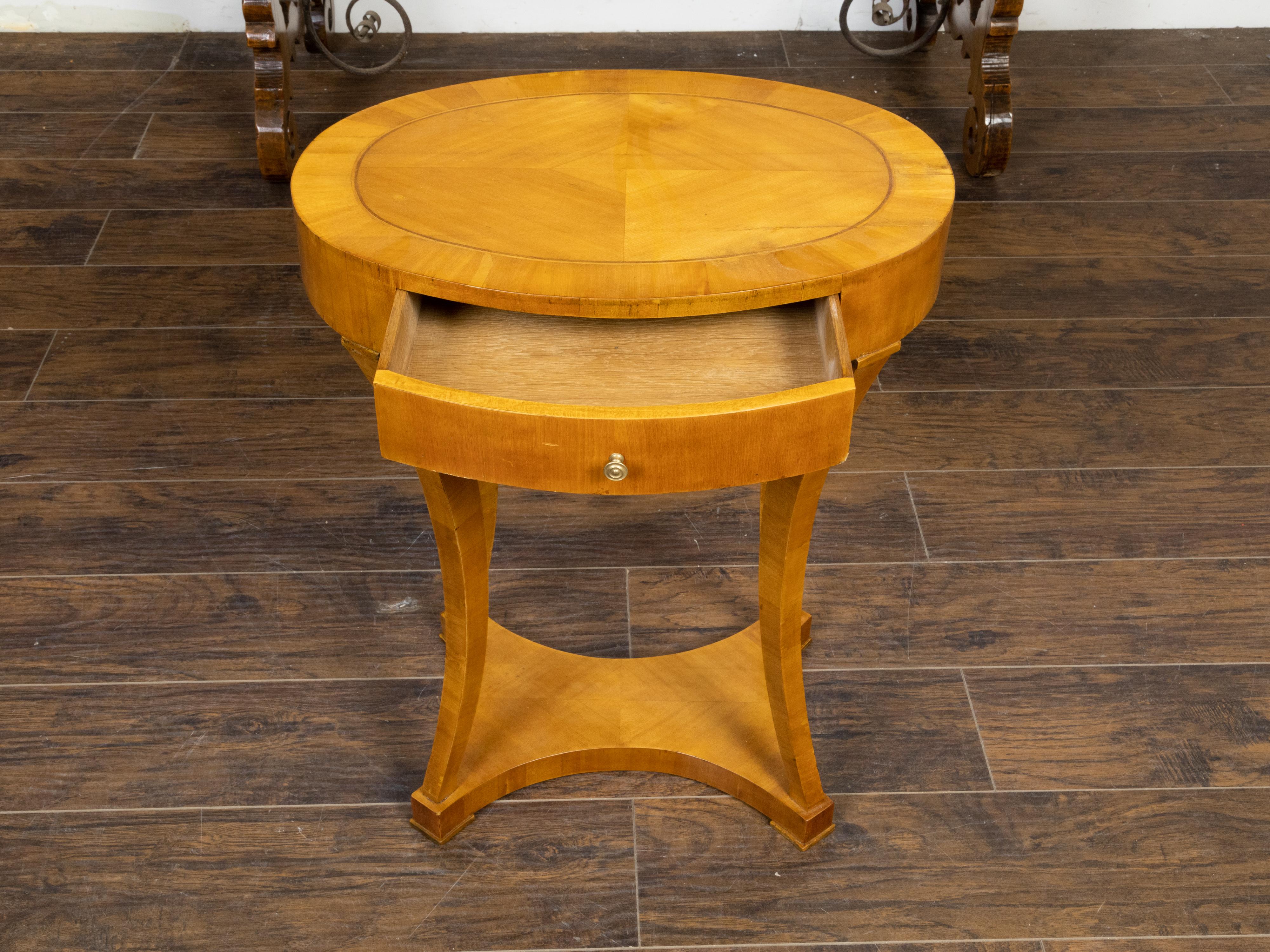 Austrian Biedermeier 19th Century Walnut Accent Table with Oval Top and Quarter Veneer For Sale