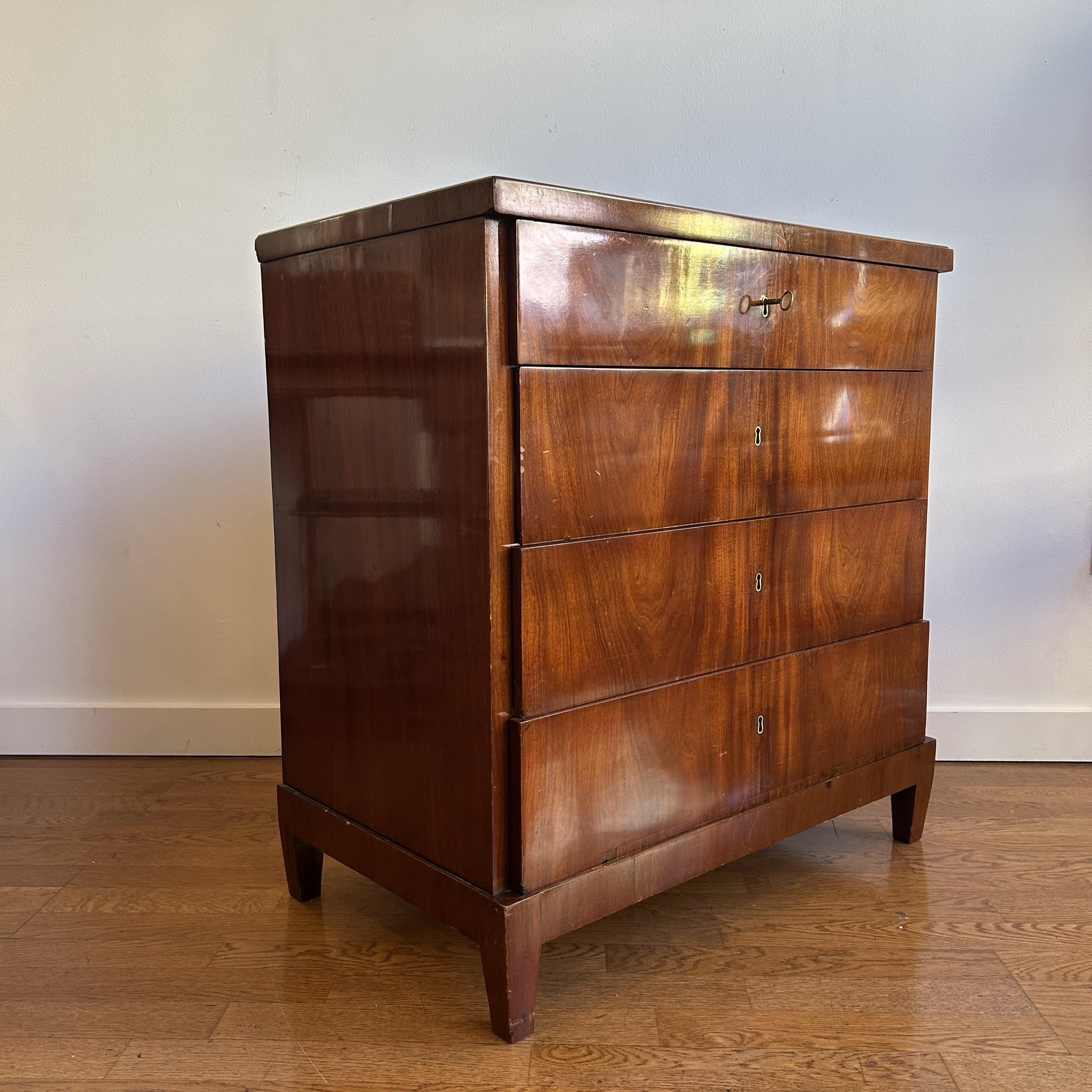 Cassettiera d'epoca Biedermeier fine '800 in vendita 2