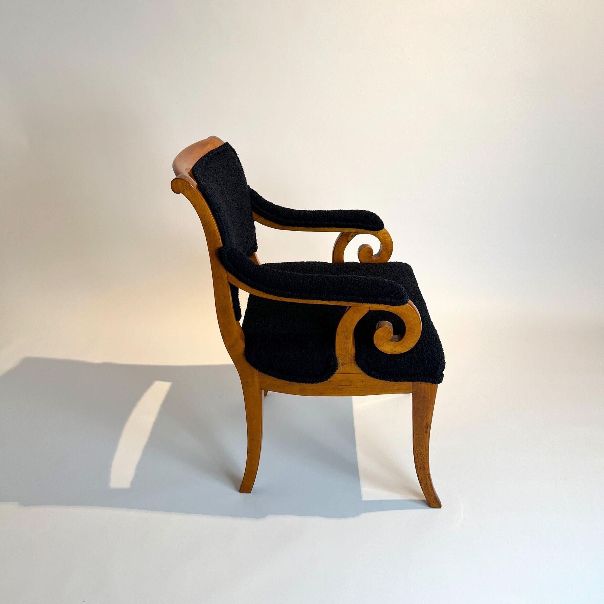 XIXe siècle Fauteuil Biedermeier, Beeche massif, Boucle noire, Allemagne du Sud vers 1830 en vente