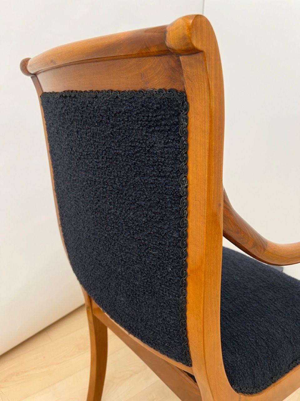 Biedermeier Sessel, Nussbaum, schwarzer Boucle, Süddeutschland um 1835 im Angebot 8