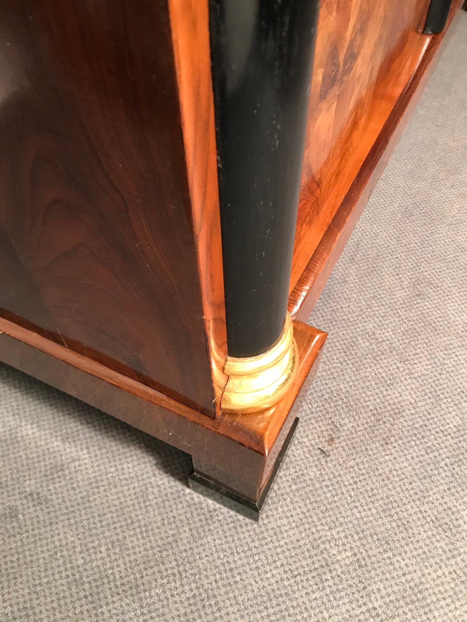 Armario Biedermeier de raíz de nogal, Viena, 1820 Austríaco en venta