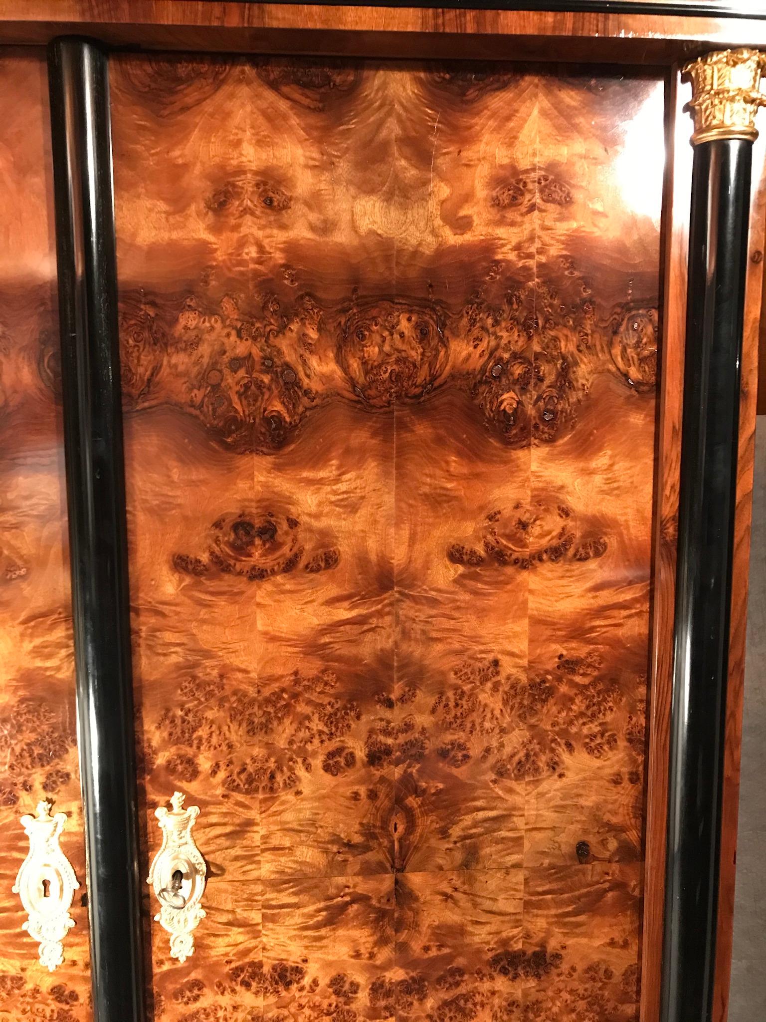 Walnut Biedermeier Armoire walnut root, Vienna, 1820 For Sale