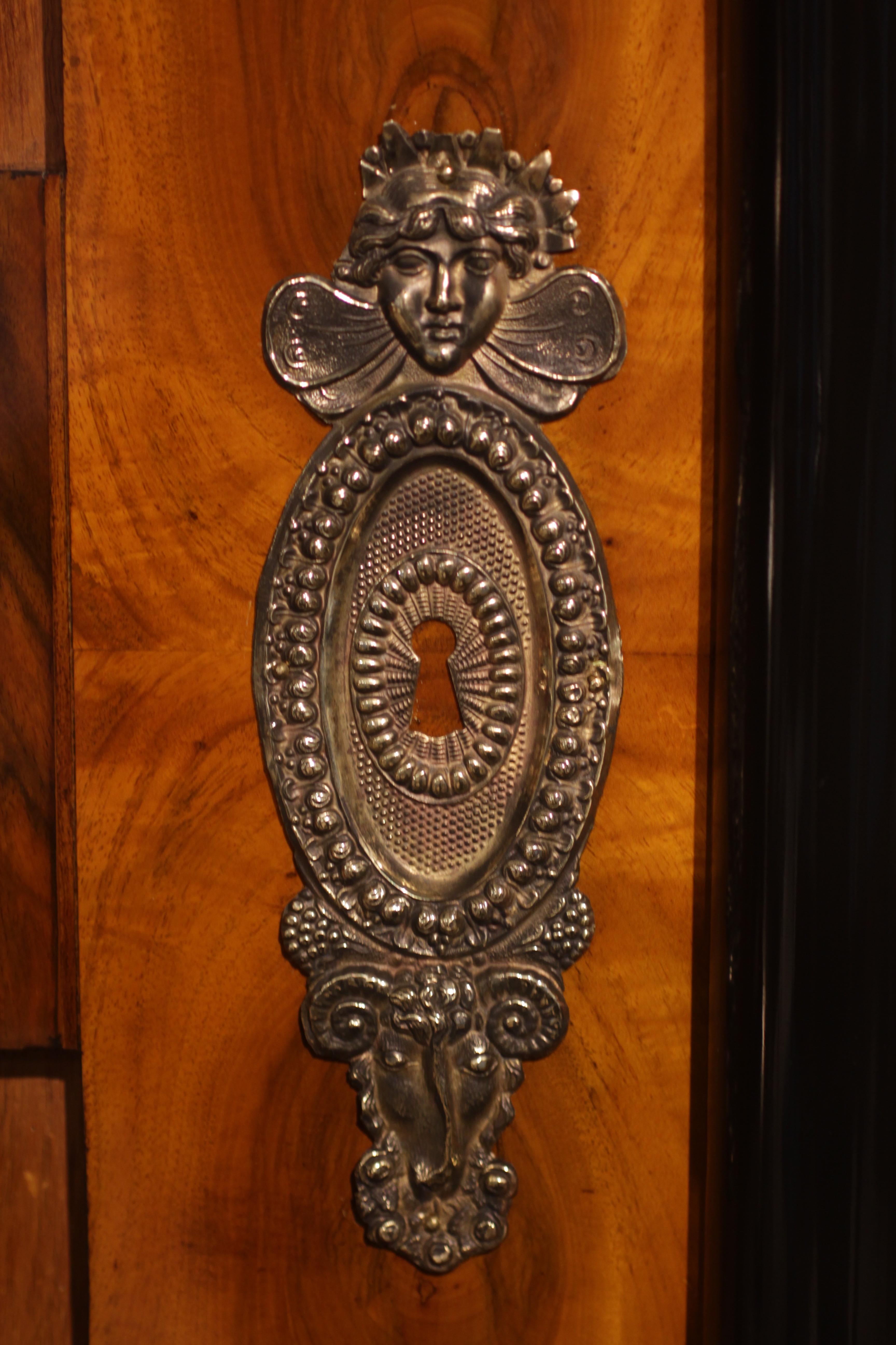 Biedermeier Armoire, Walnut Veneer, South Germany, circa 1820 1