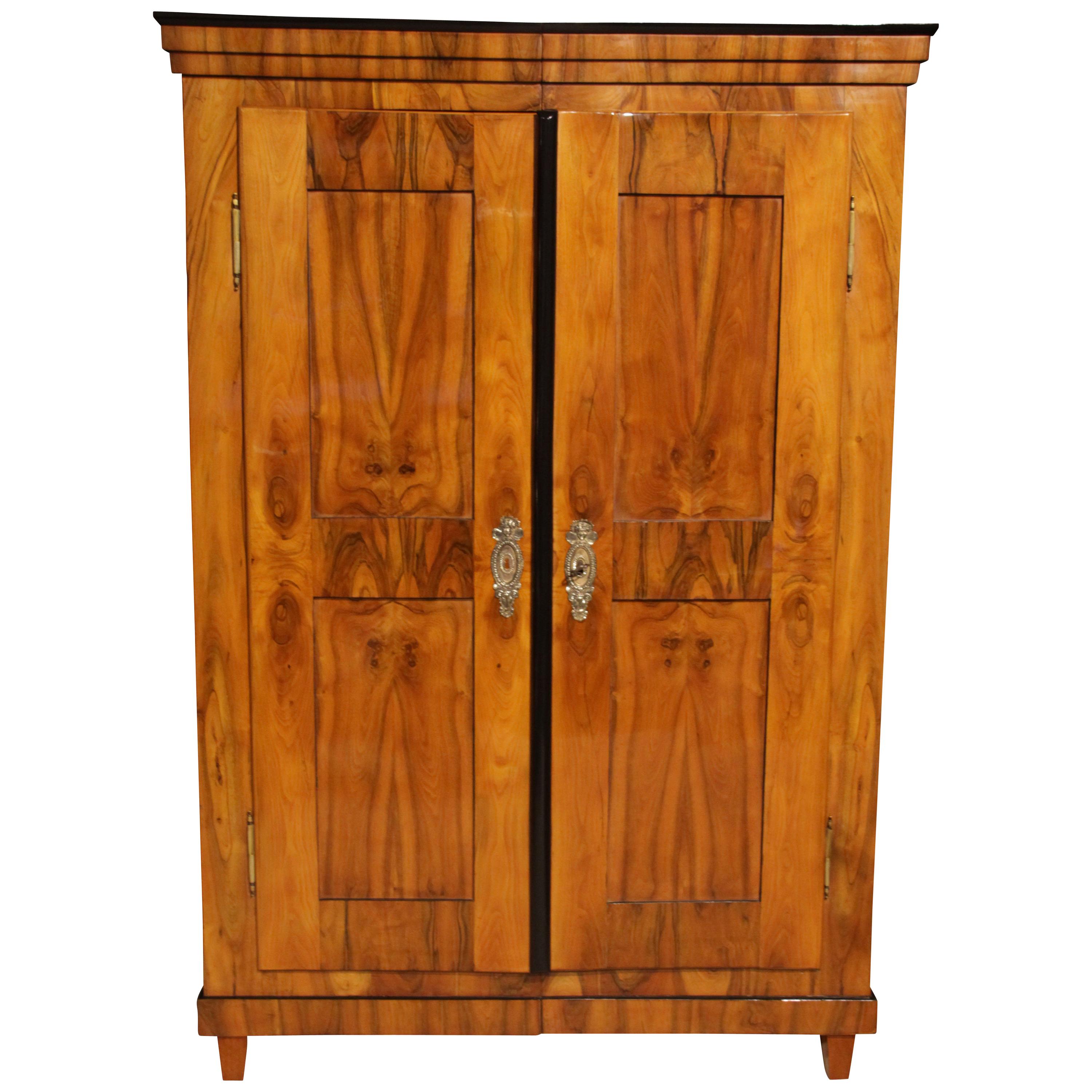 Biedermeier Armoire, Walnut Veneer, South Germany, circa 1820