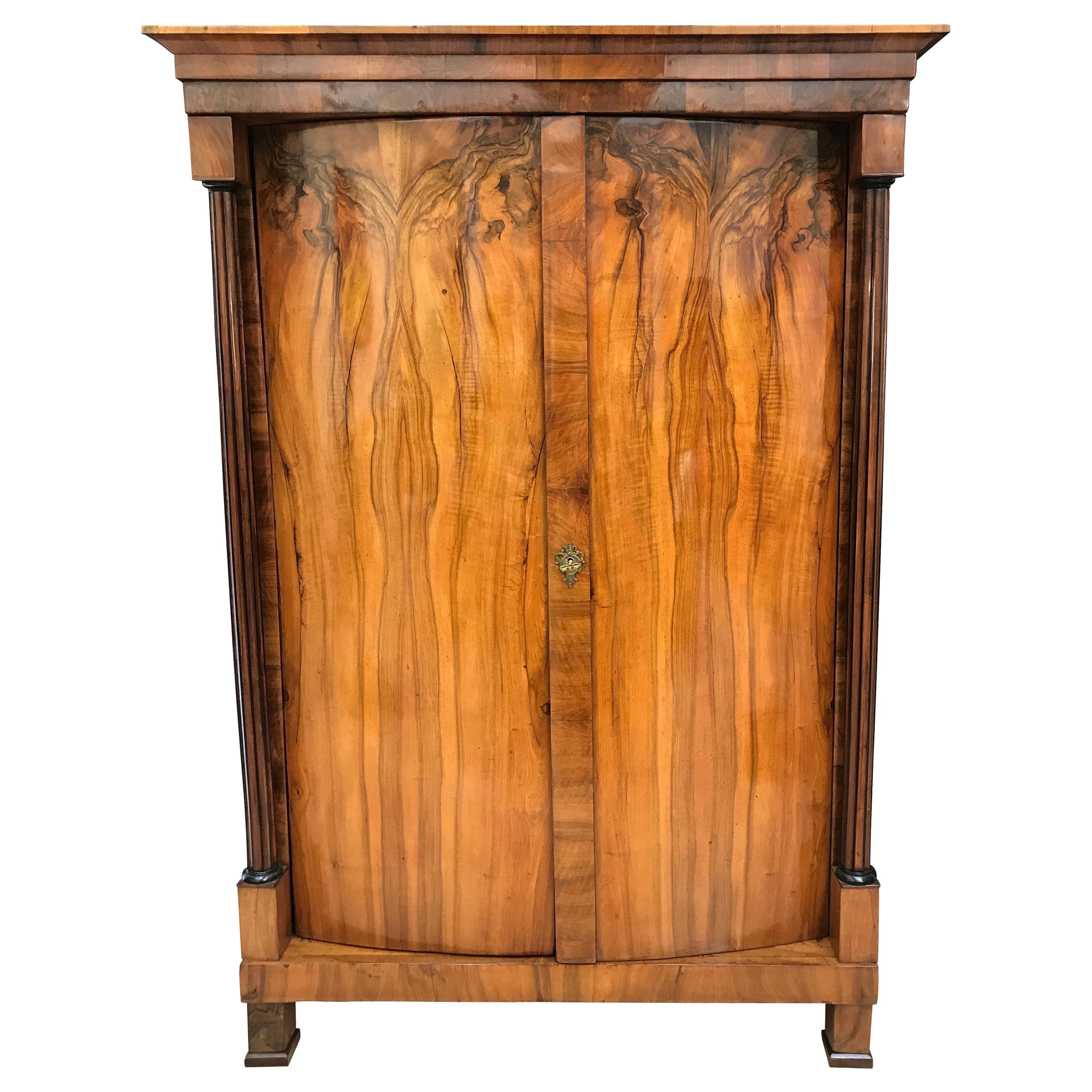 Biedermeier Armoire, Walnut Veneer and Full Column, Austria/Vienna circa 1820