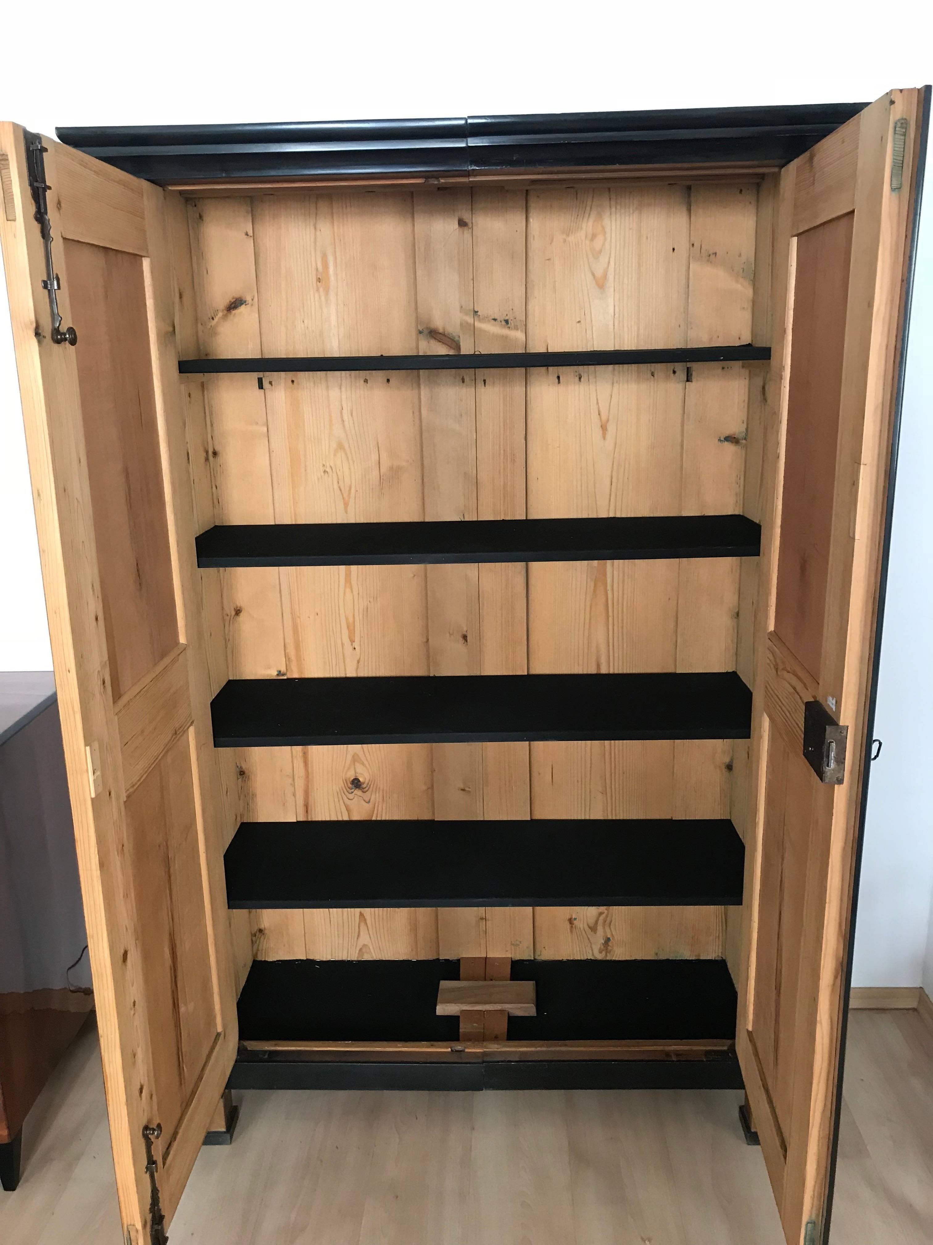 Biedermeier Armoire, Walnut with Maple and Ink Painting, Austria circa 1820 In Good Condition In Regensburg, DE