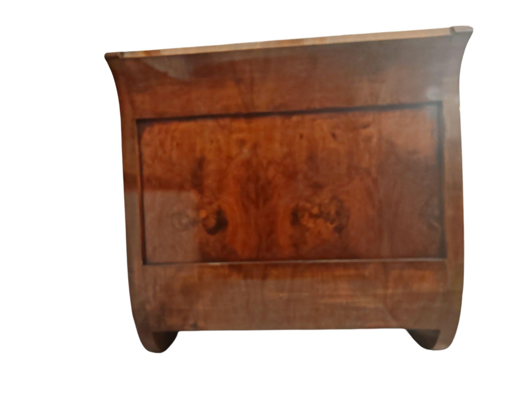 Biedermeier bed In Good Condition For Sale In Belgrade, RS