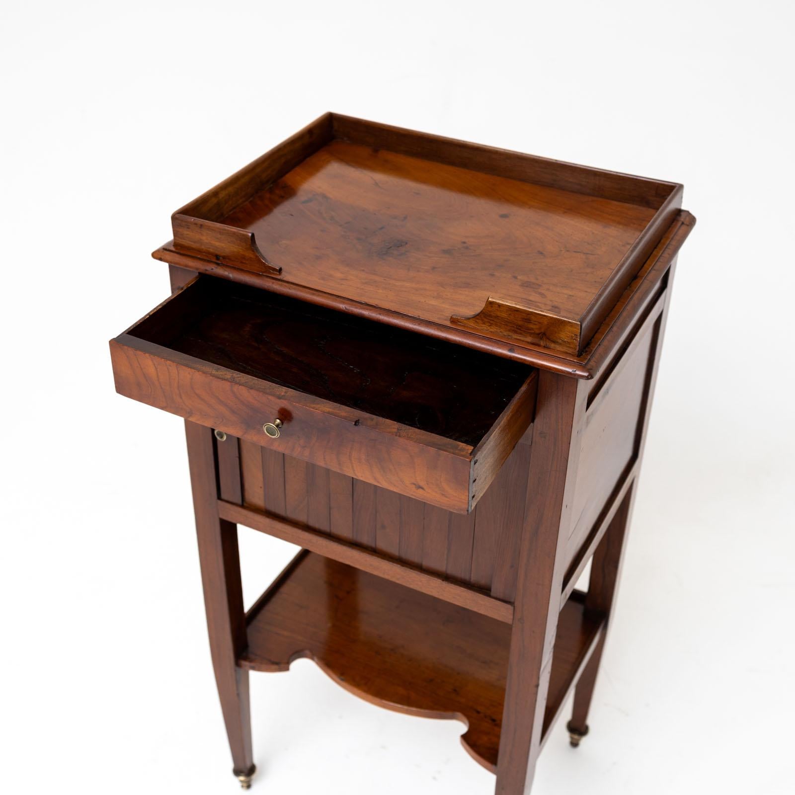 German Biedermeier Bedside Cabinet in Walnut, circa 1820