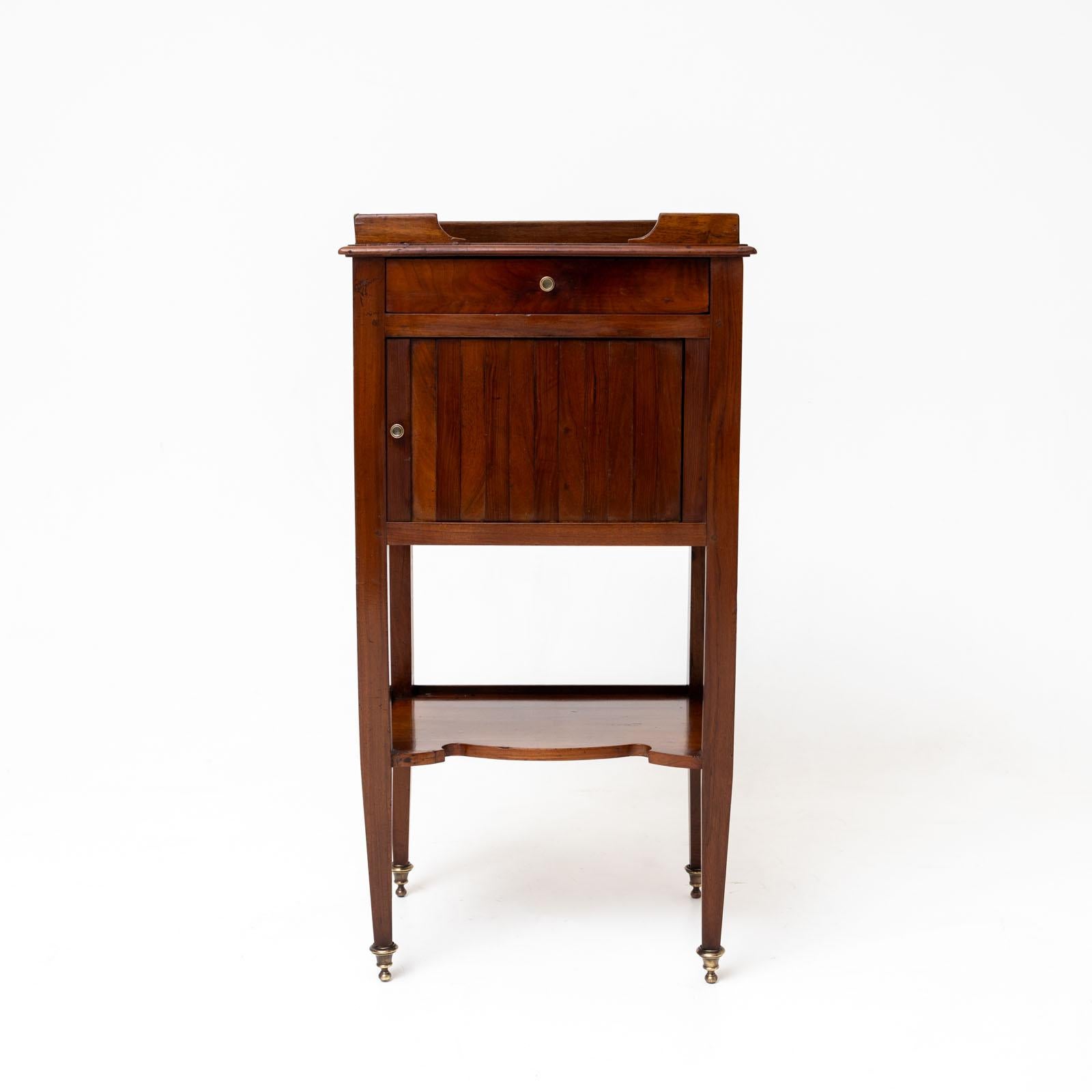 Early 19th Century Biedermeier Bedside Cabinet in Walnut, circa 1820