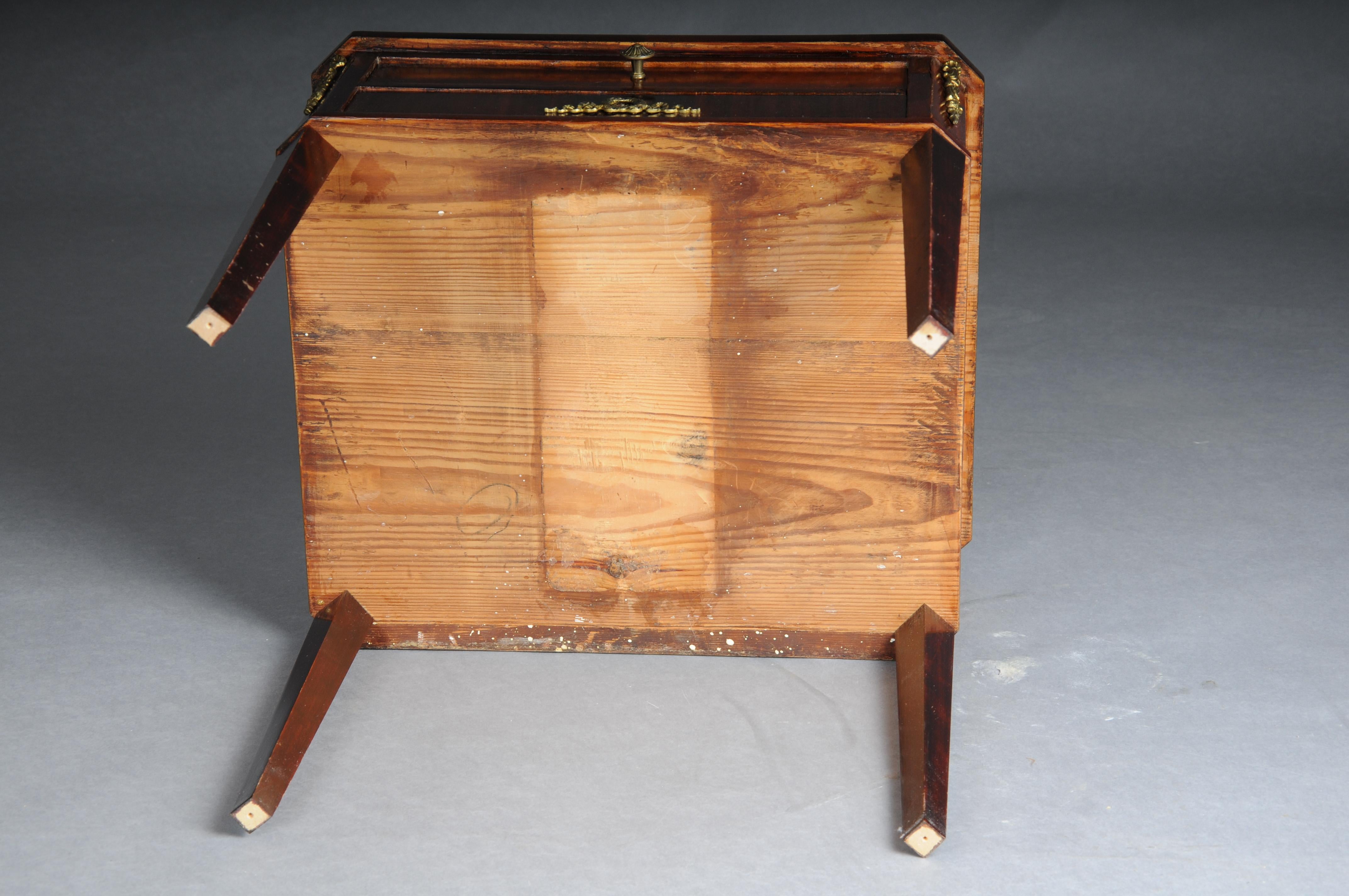 Biedermeier bedside table, circa 1830, mahogany For Sale 7