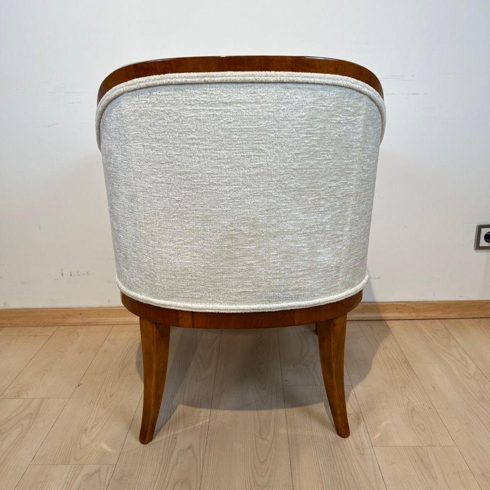 Biedermeier Bergere Chair, Walnut, Creme Velvet, Austria, circa 1840 For Sale 2