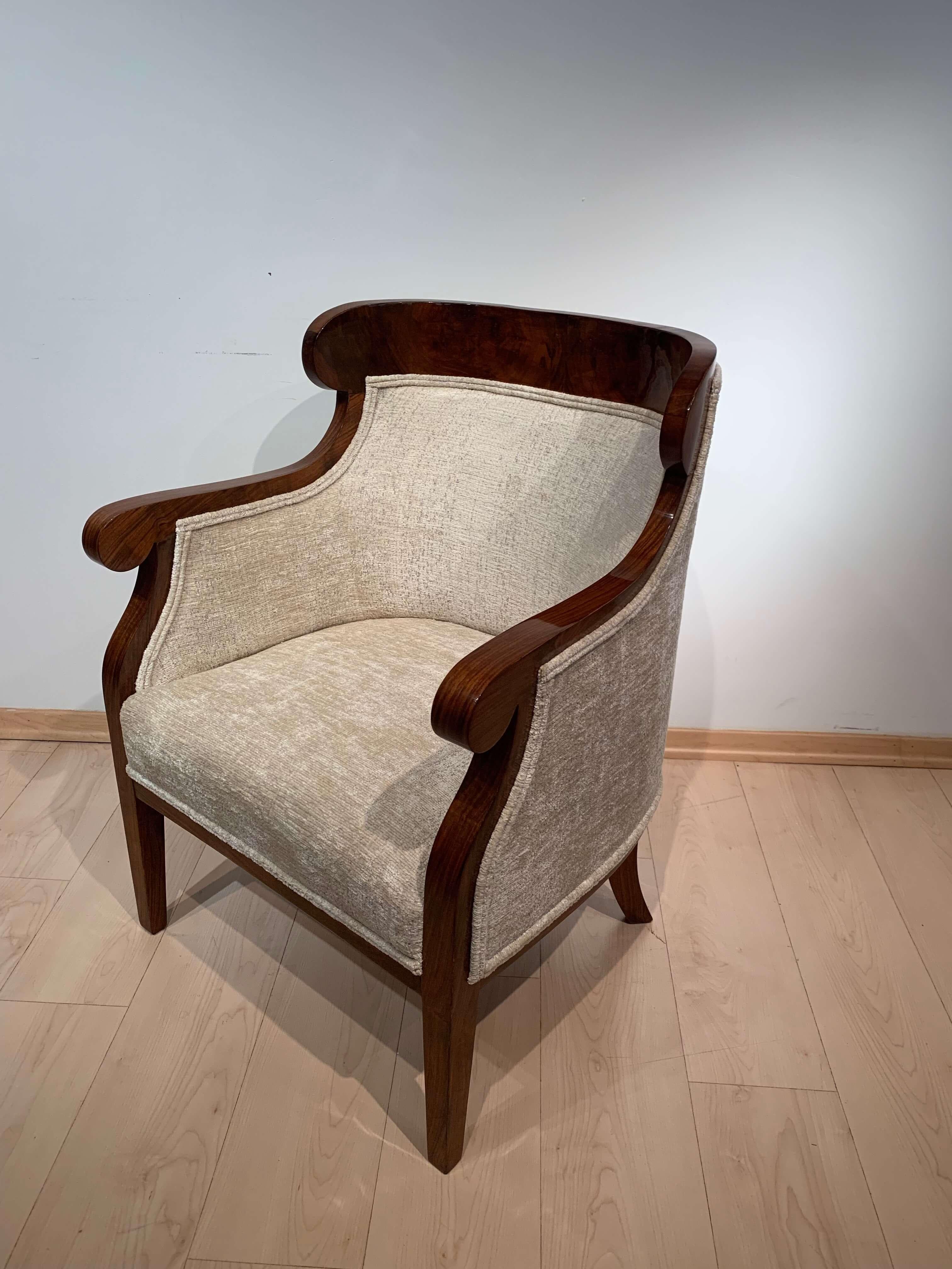 Biedermeier Bergère Chairs, Walnut Veneer, Crème Velvet, Austria, circa 1825 5