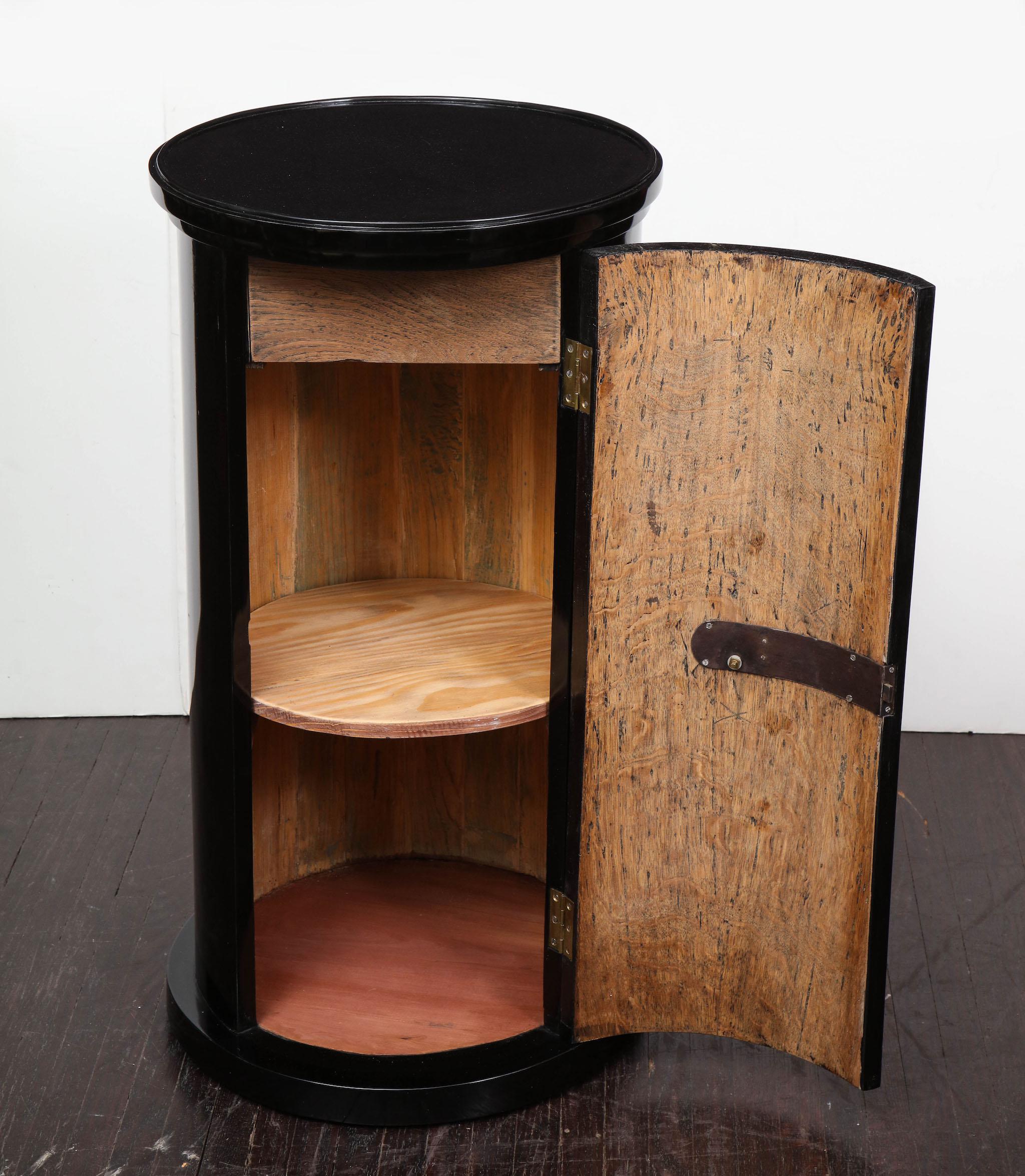 Biedermeier Black Lacquer Drum Cabinet In Good Condition In New York, NY