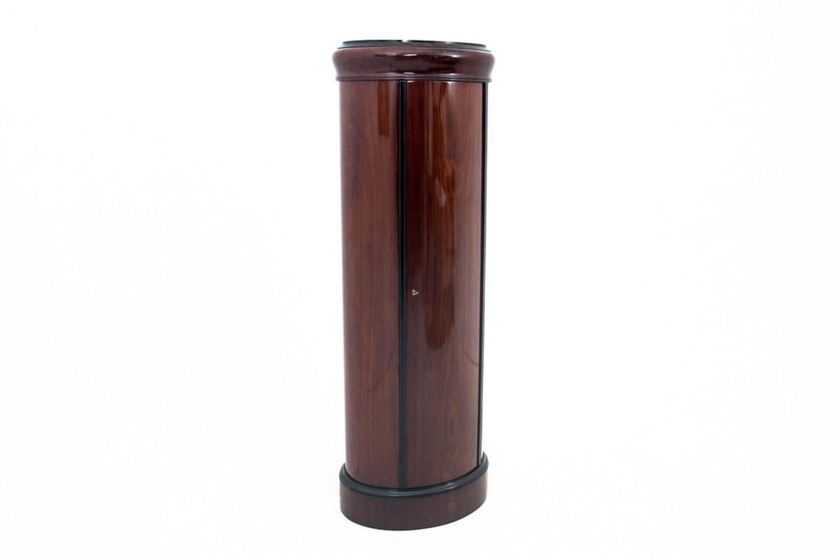 Unique Biedermeier bollard cabinet 
Northern Europe, circa 1860.
After professional renovation, polished and refinished in high gloss. Excellent condition. 

Dimensions: height: 155 cm, width: 58 cm, depth: 37 cm.



