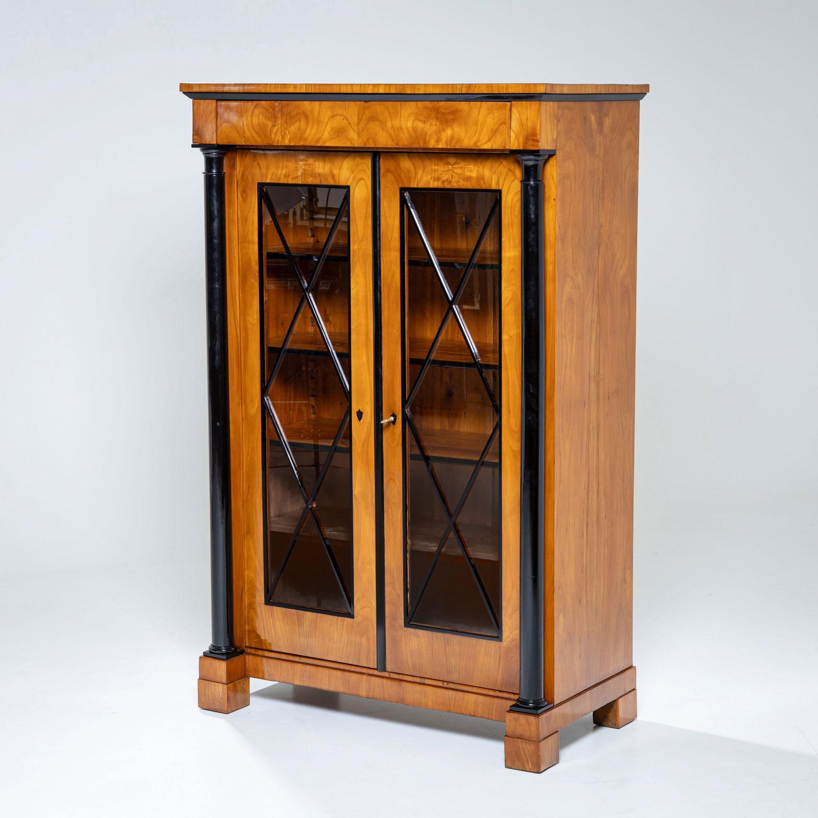 Tedesco Libreria Biedermeier in legno di ciliegio, XIX secolo in vendita