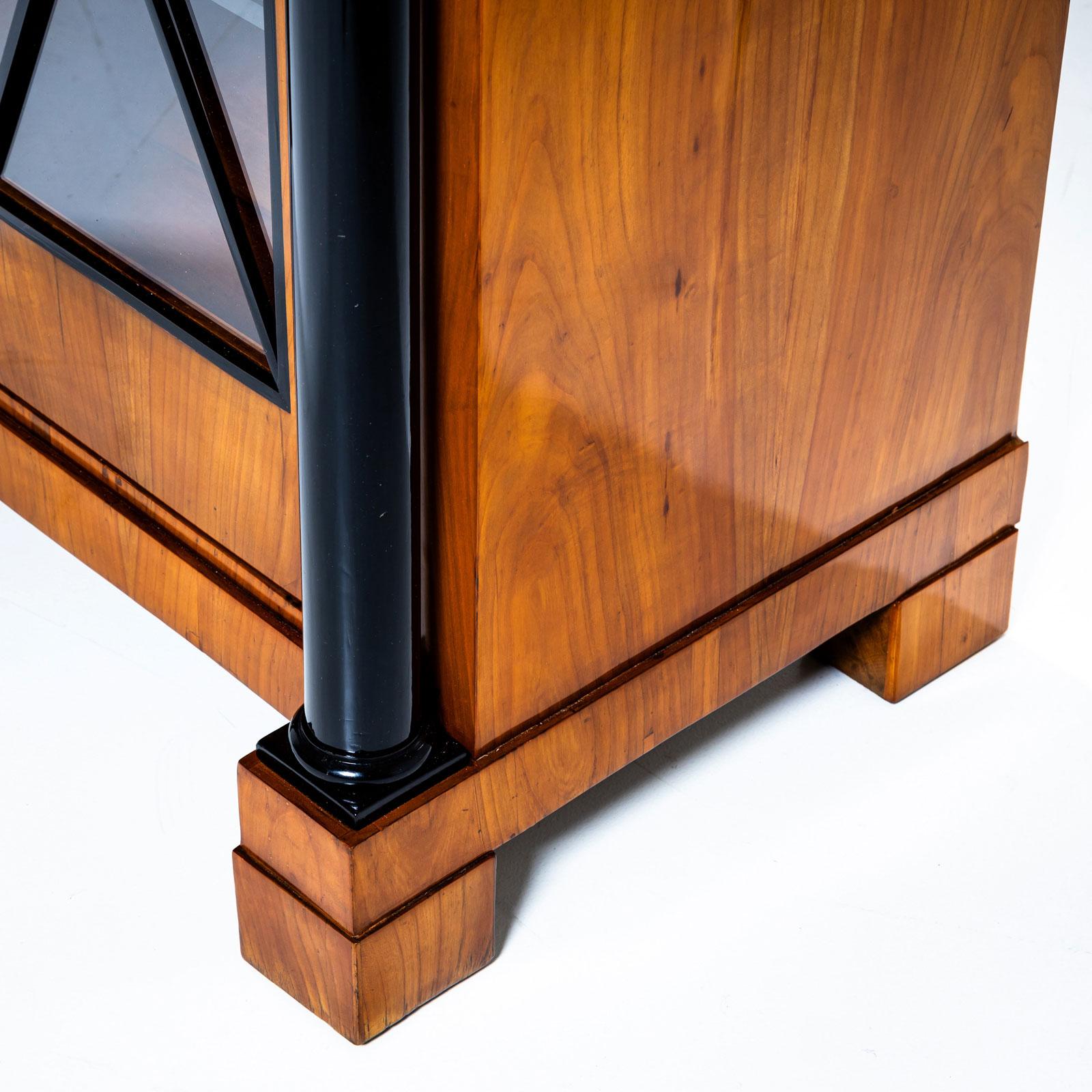 Libreria Biedermeier in legno di ciliegio, XIX secolo in vendita 2