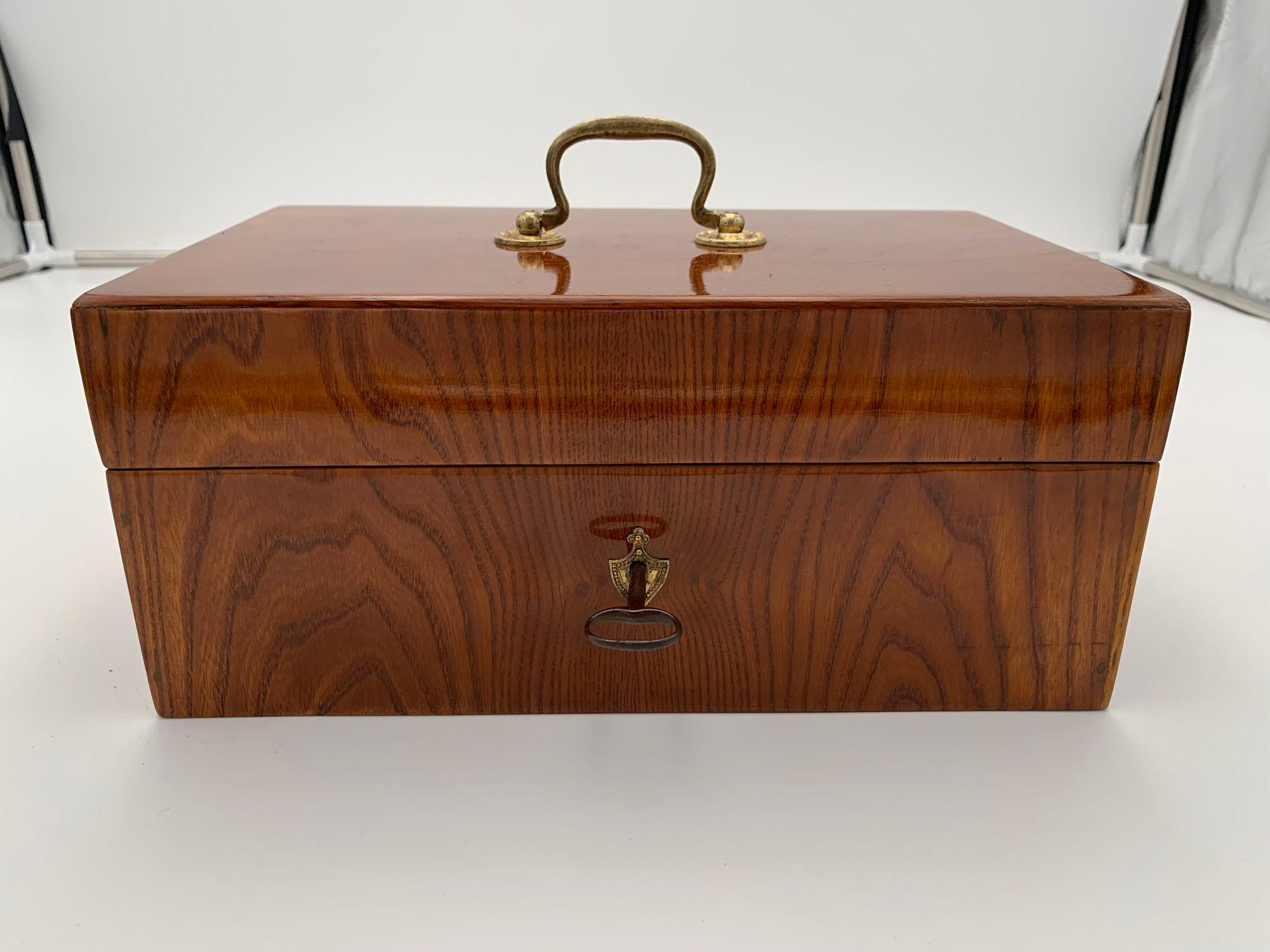 Mid-19th Century Biedermeier Box, Ash Veneer, South Germany, circa 1830 For Sale