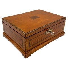 Caja Biedermeier, Arce ojo de pájaro, Roble, Ébano, Alemania circa 1850