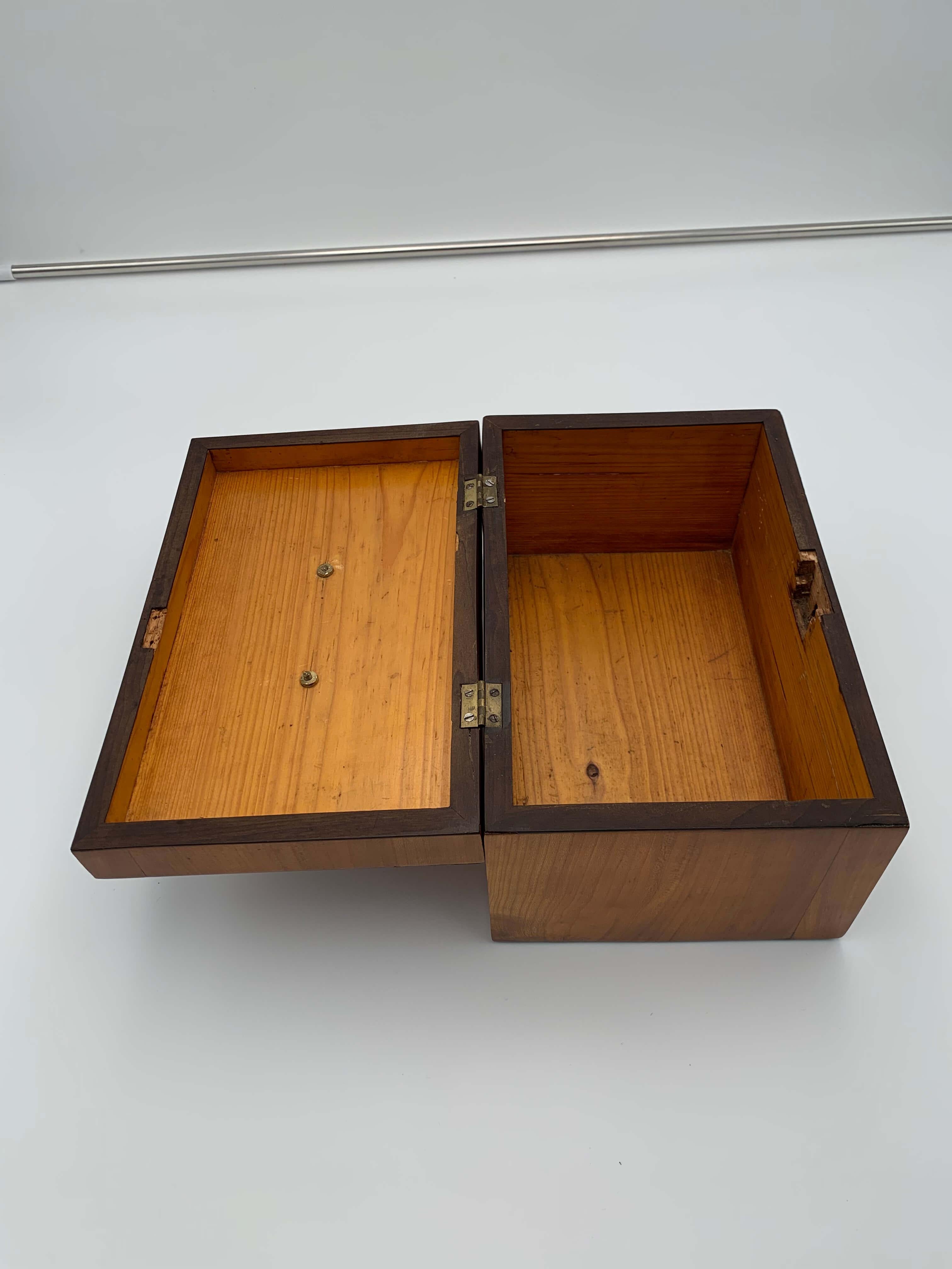 Biedermeier Box, Cherry Veneer, Brass, South Germany, circa 1820 1