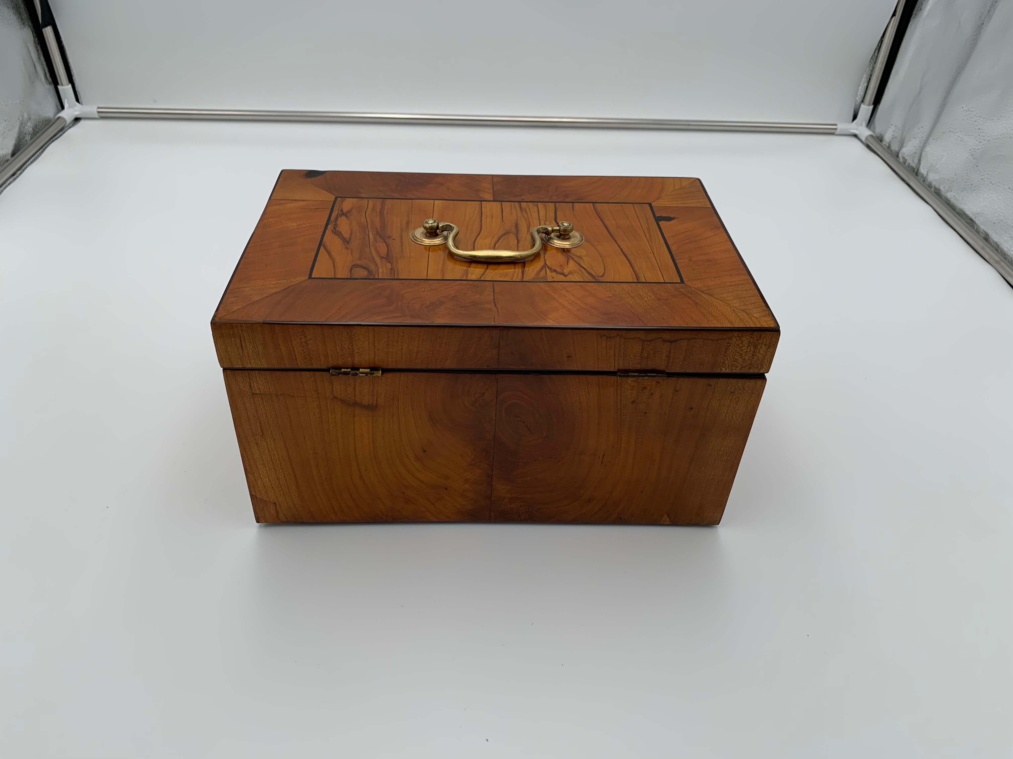 Biedermeier Box, Cherry Veneer, Brass, South Germany, circa 1820 2