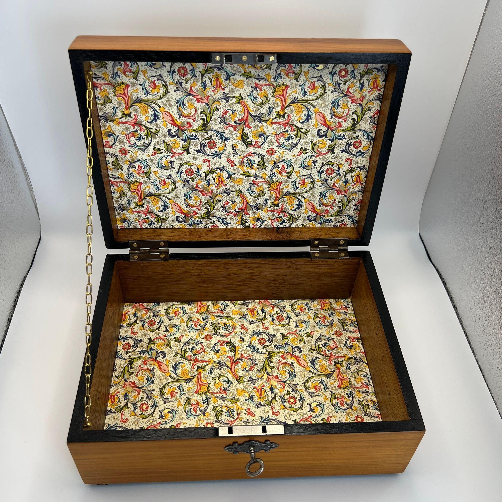 Boîte Biedermeier, placage de cerisier, Allemagne du Sud vers 1820 en vente 6