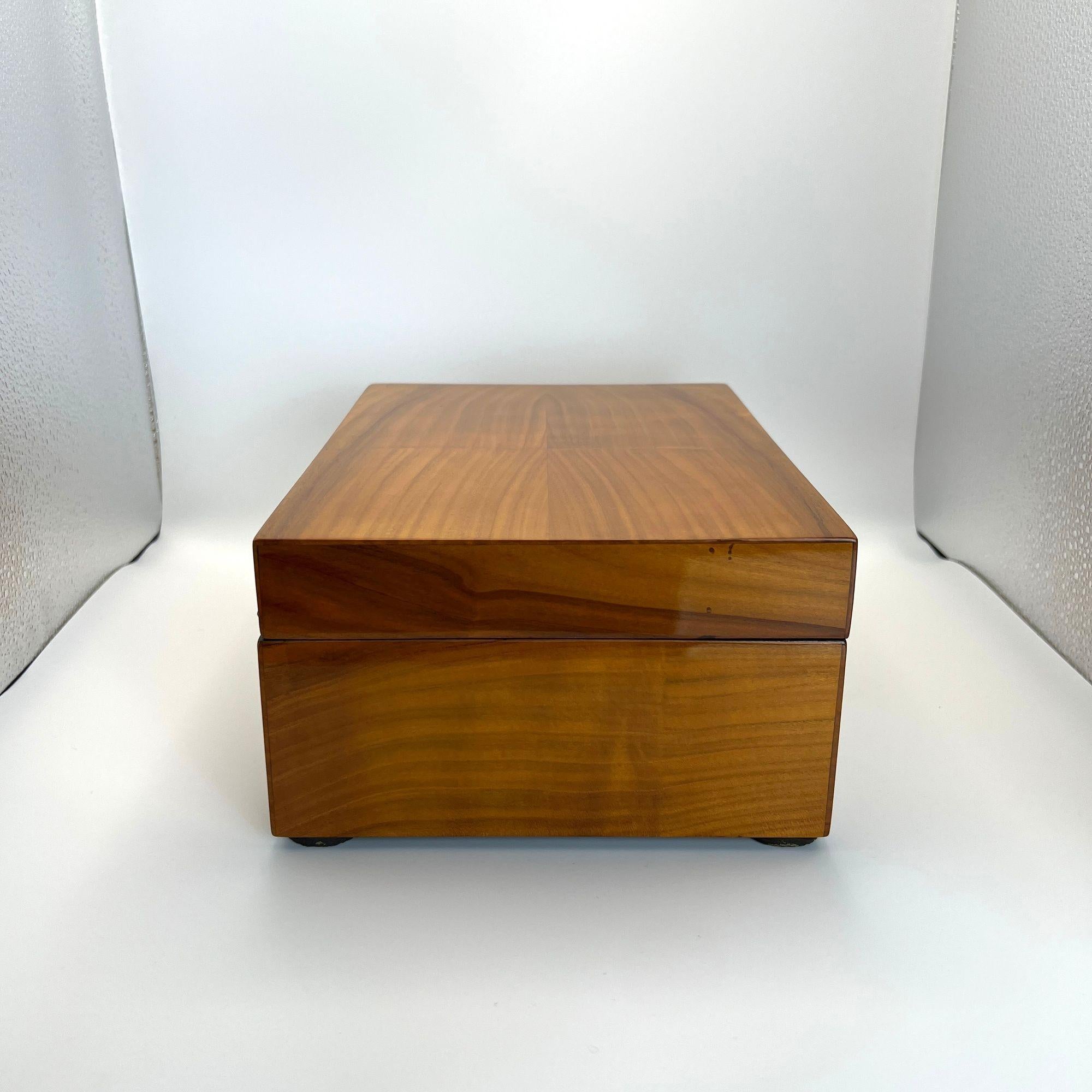 Poli Boîte Biedermeier, placage de cerisier, Allemagne du Sud vers 1820 en vente