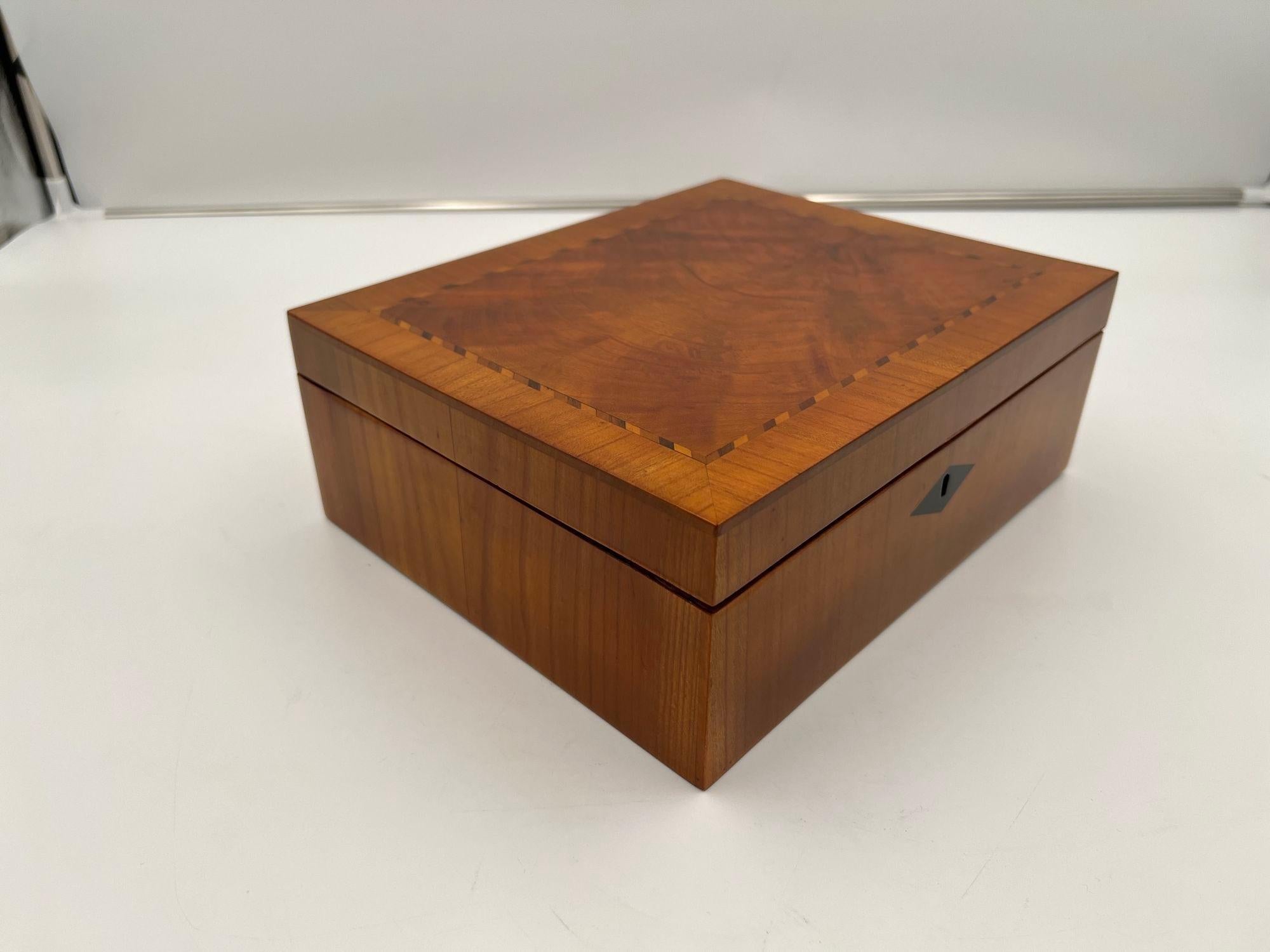 Austrian Biedermeier Box, Cherry Wood with Inlays, Austria circa 1820 For Sale